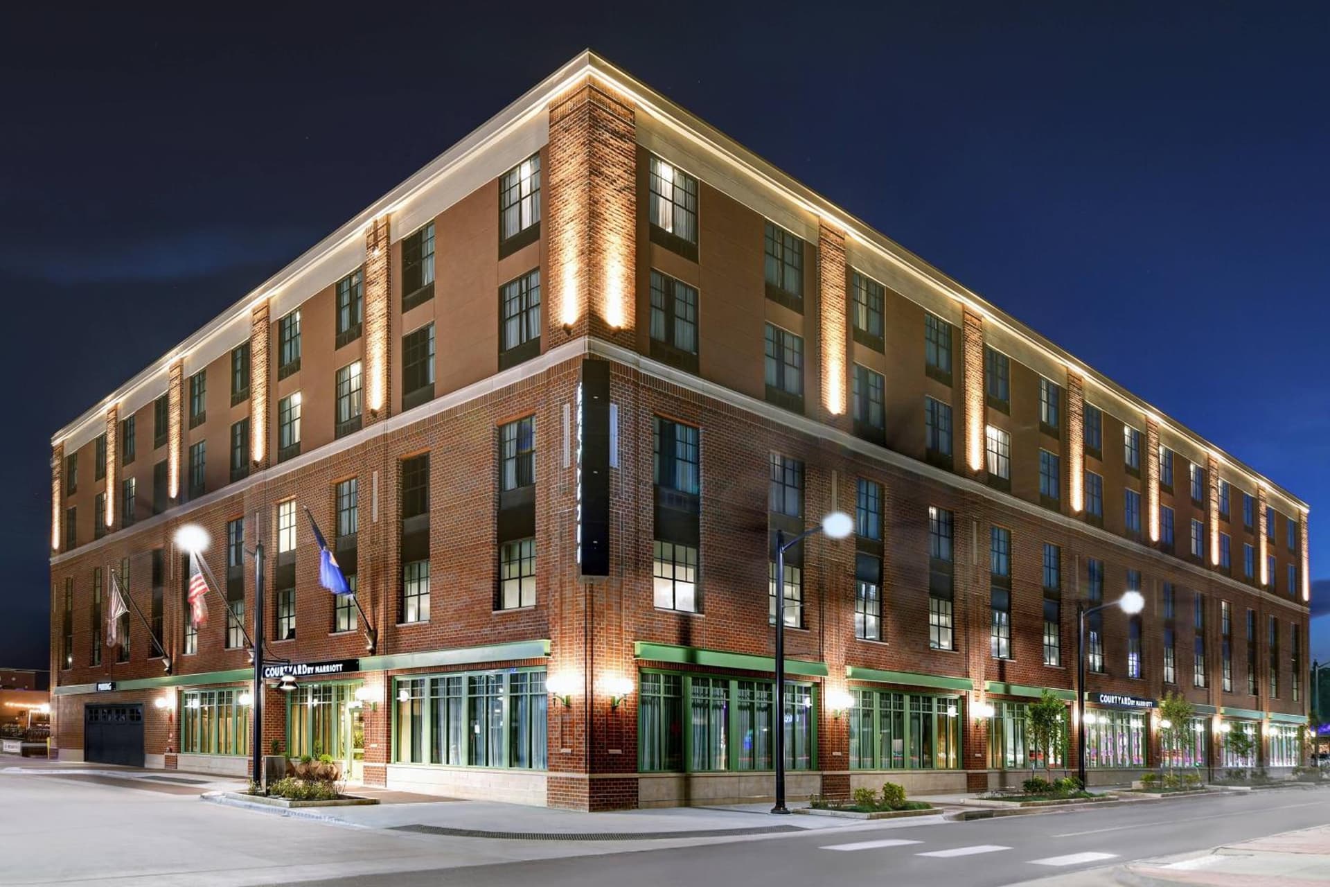 Courtyard by Marriott Manhattan Aggieville interior in Manhattan, KS — gallery photo 2
