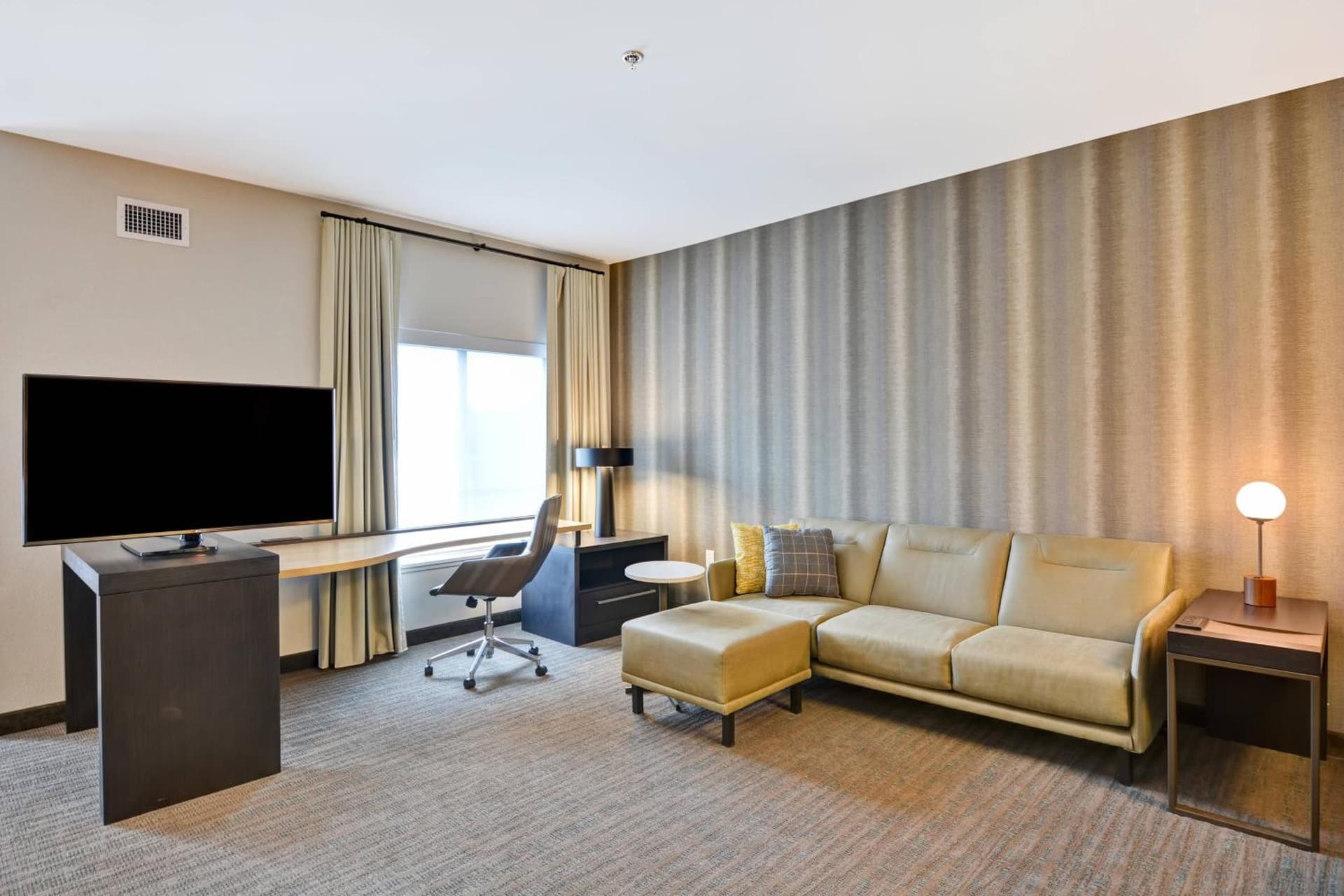 Residence Inn by Marriott Cleveland Airport/Middleburg Heights property views in Middleburg Heights, OH — gallery photo 3