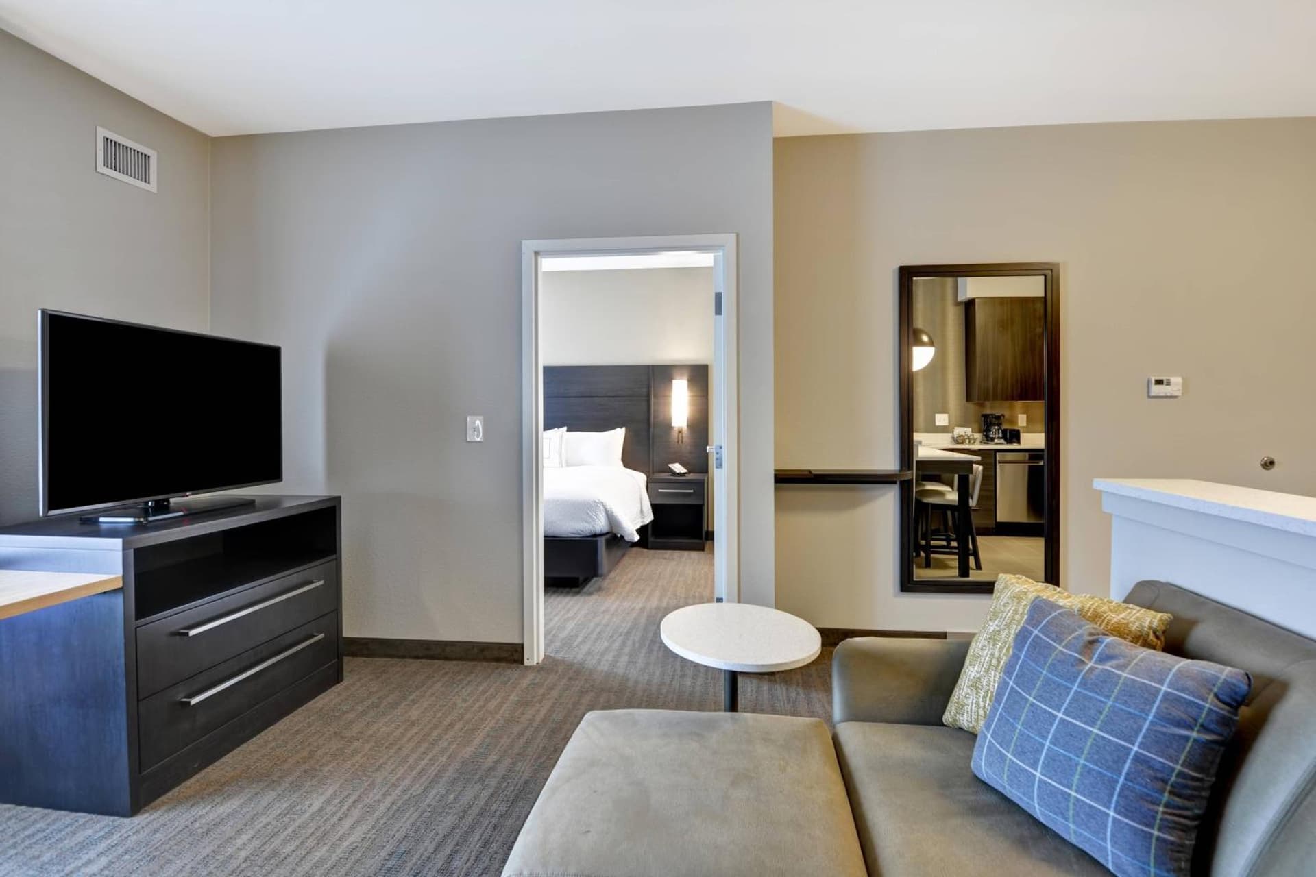 Residence Inn by Marriott Cleveland Airport/Middleburg Heights gallery photo in Middleburg Heights, OH — image 4