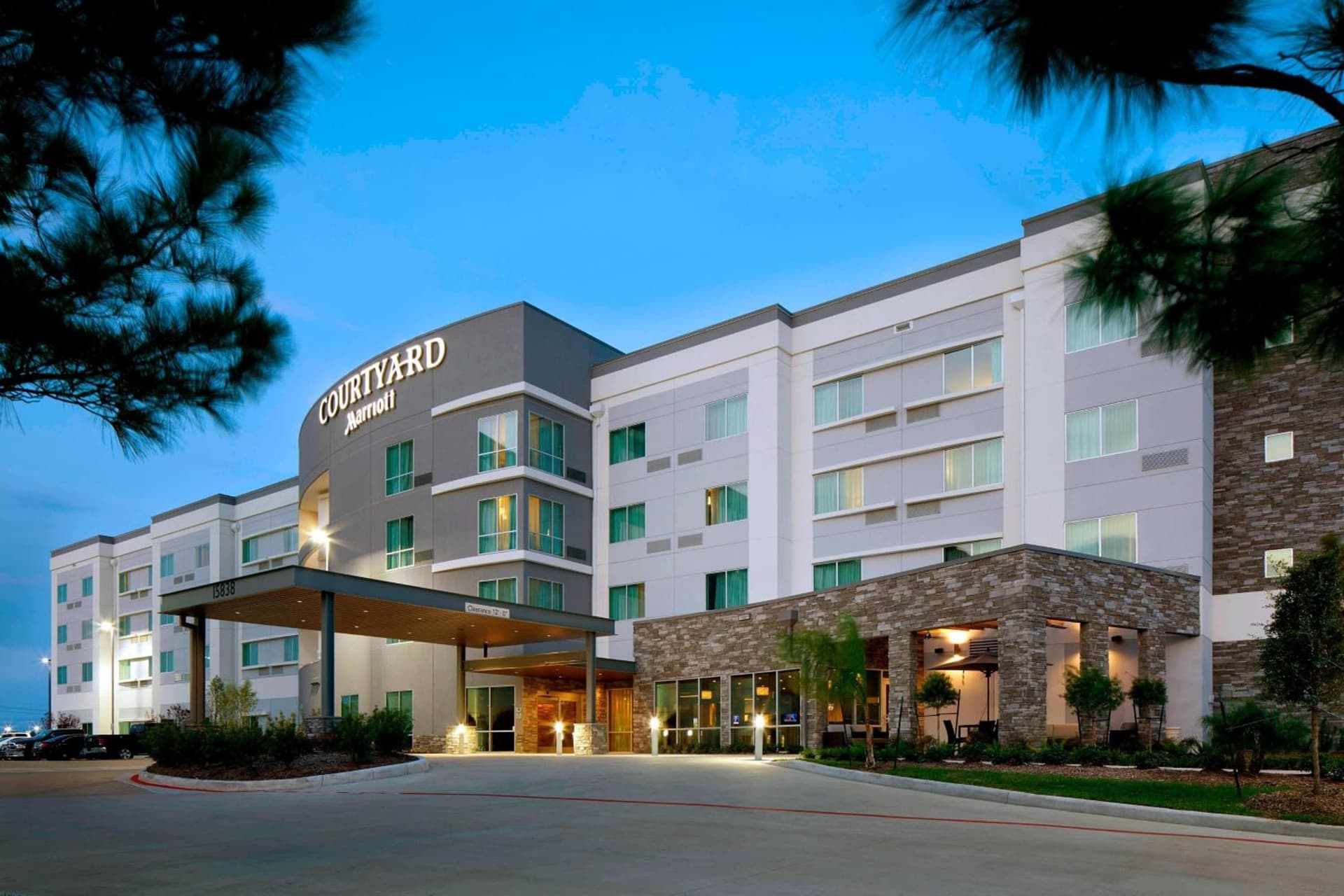 Courtyard by Marriott Houston Intercontinental Airport gallery photo in Houston, TX — image 17