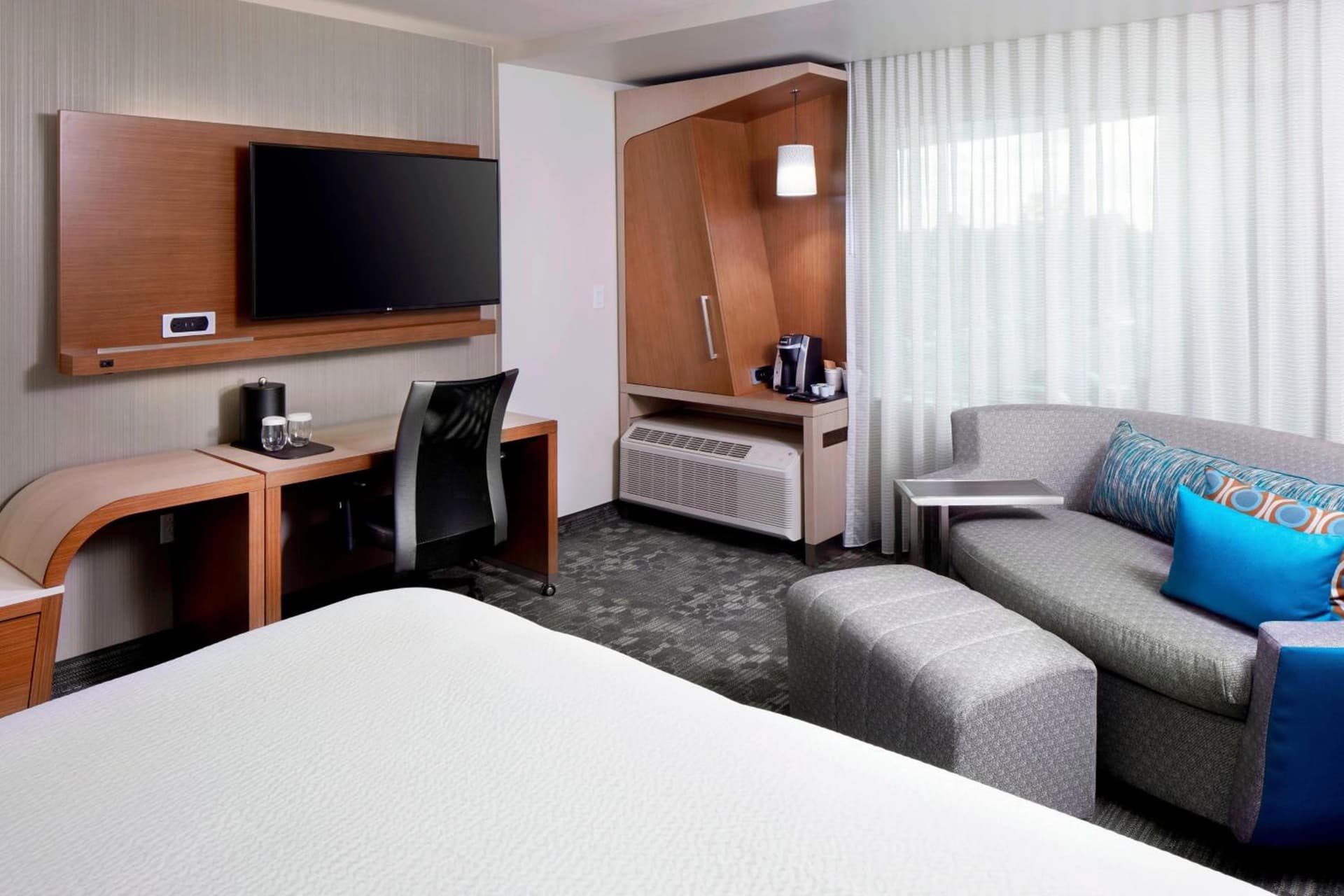 Courtyard by Marriott Houston Intercontinental Airport gallery photo in Houston, TX — image 4