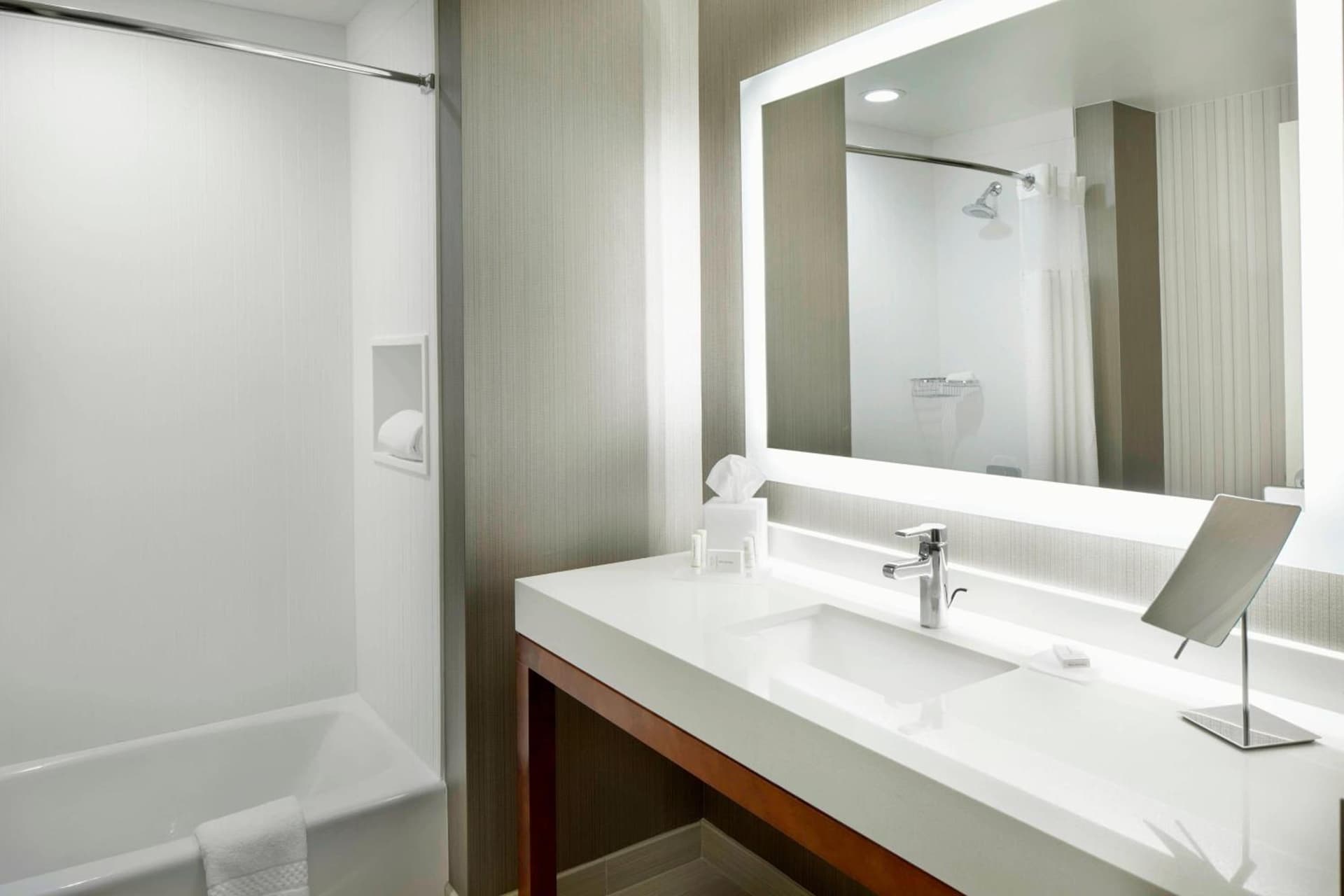Courtyard by Marriott Houston Intercontinental Airport gallery photo in Houston, TX — image 19