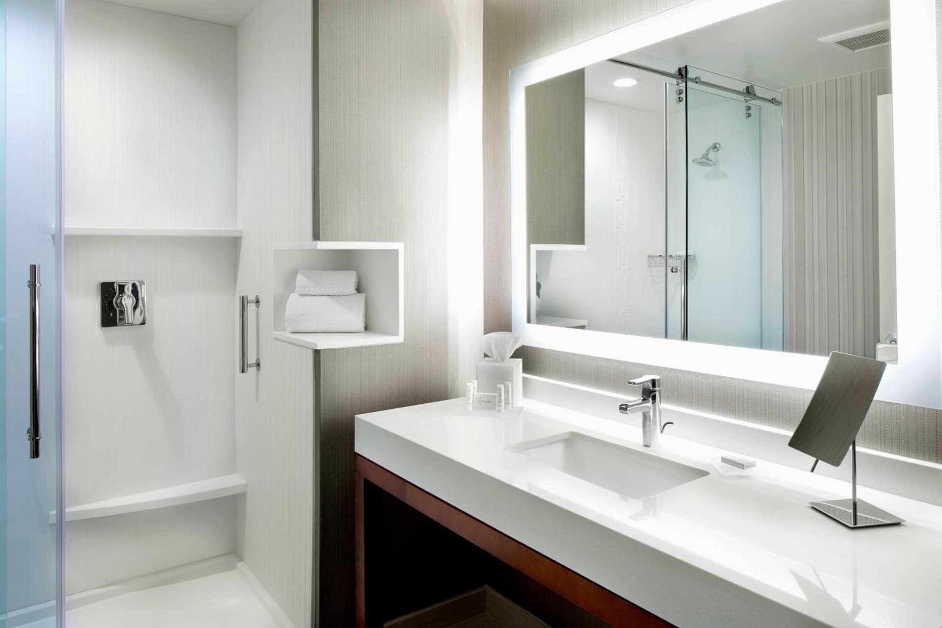 Courtyard by Marriott Houston Intercontinental Airport gallery photo in Houston, TX — image 18