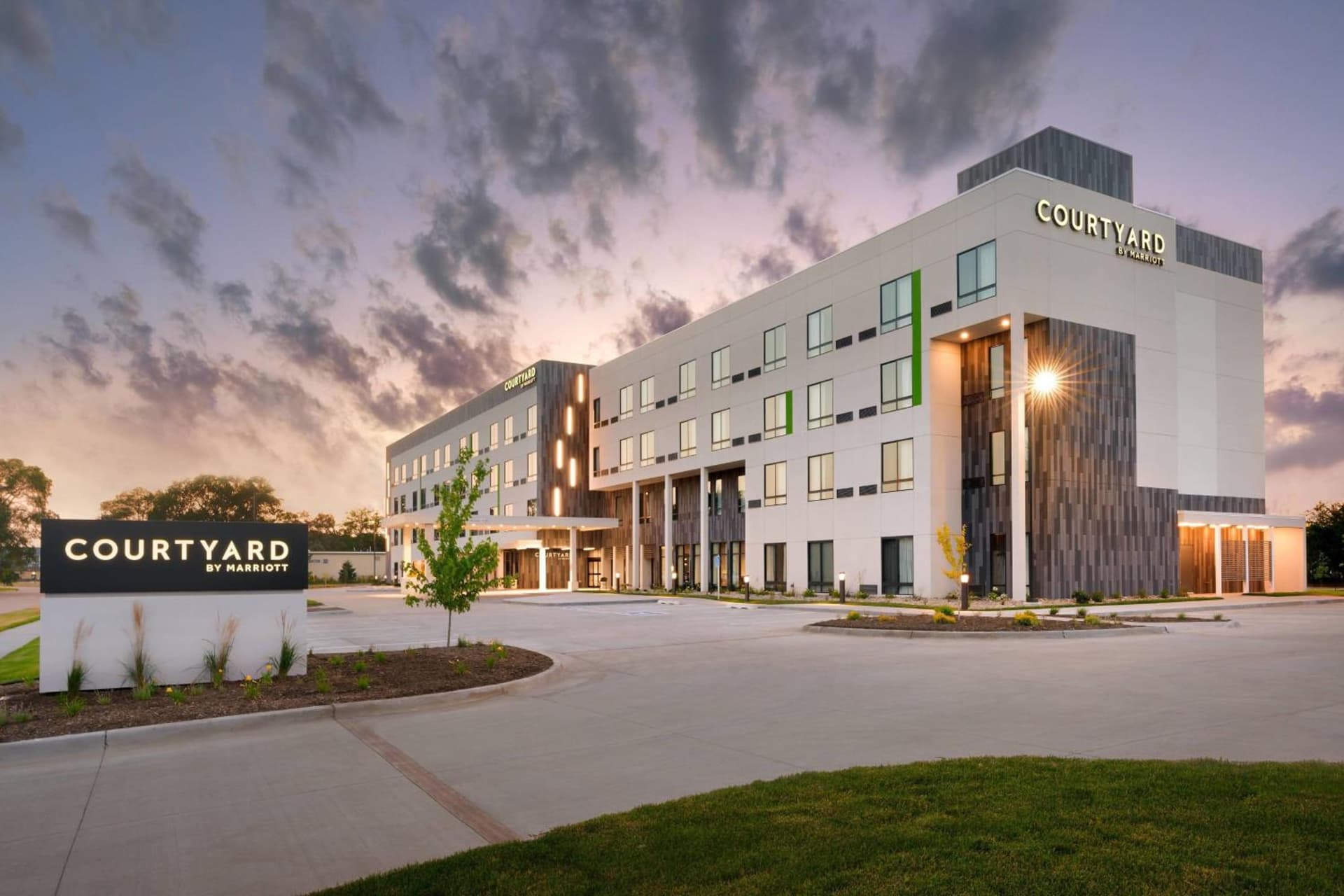 Courtyard Ames exterior or lobby in Ames, IA — main listing photo