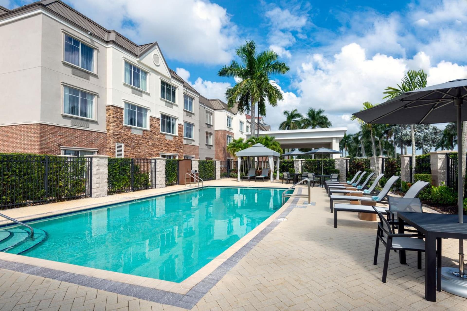 Courtyard by Marriott Sarasota at University Town Center interior in Sarasota, FL — gallery photo 2