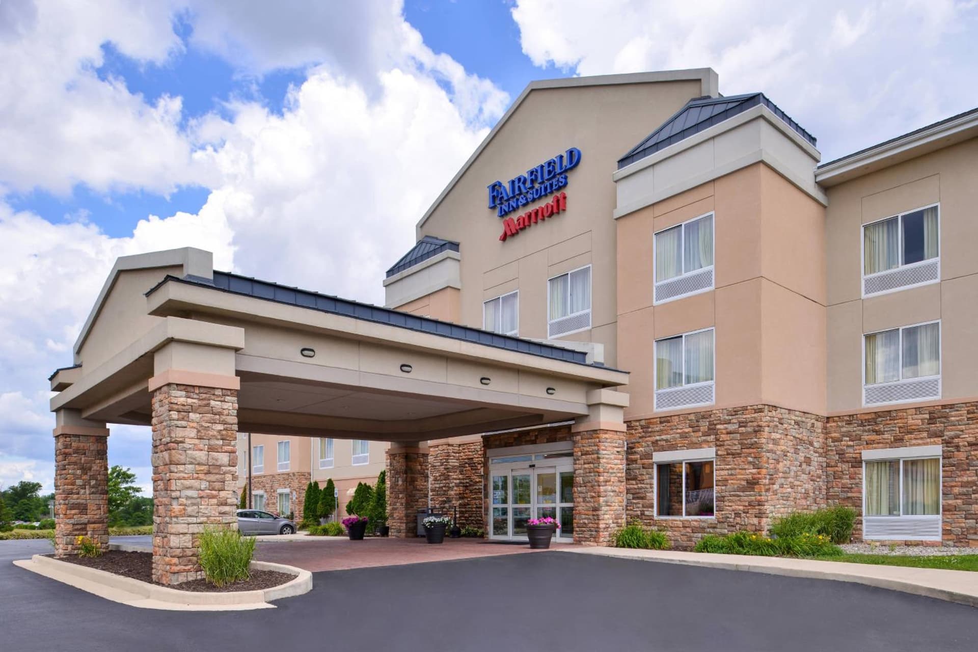 Fairfield Inn and Suites by Marriott Fort Wayne featured exterior or lobby in Fort Wayne, IN — similar hotel