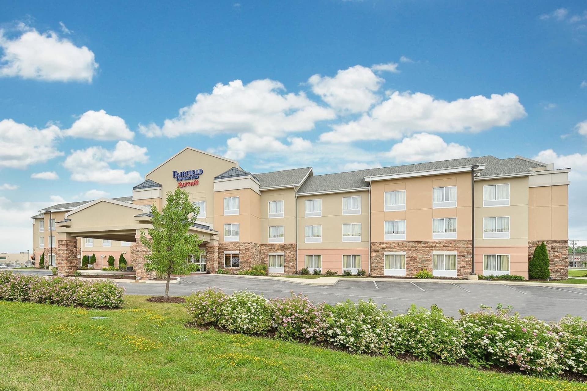 Fairfield Inn and Suites by Marriott Fort Wayne property views in Fort Wayne, IN — gallery photo 3