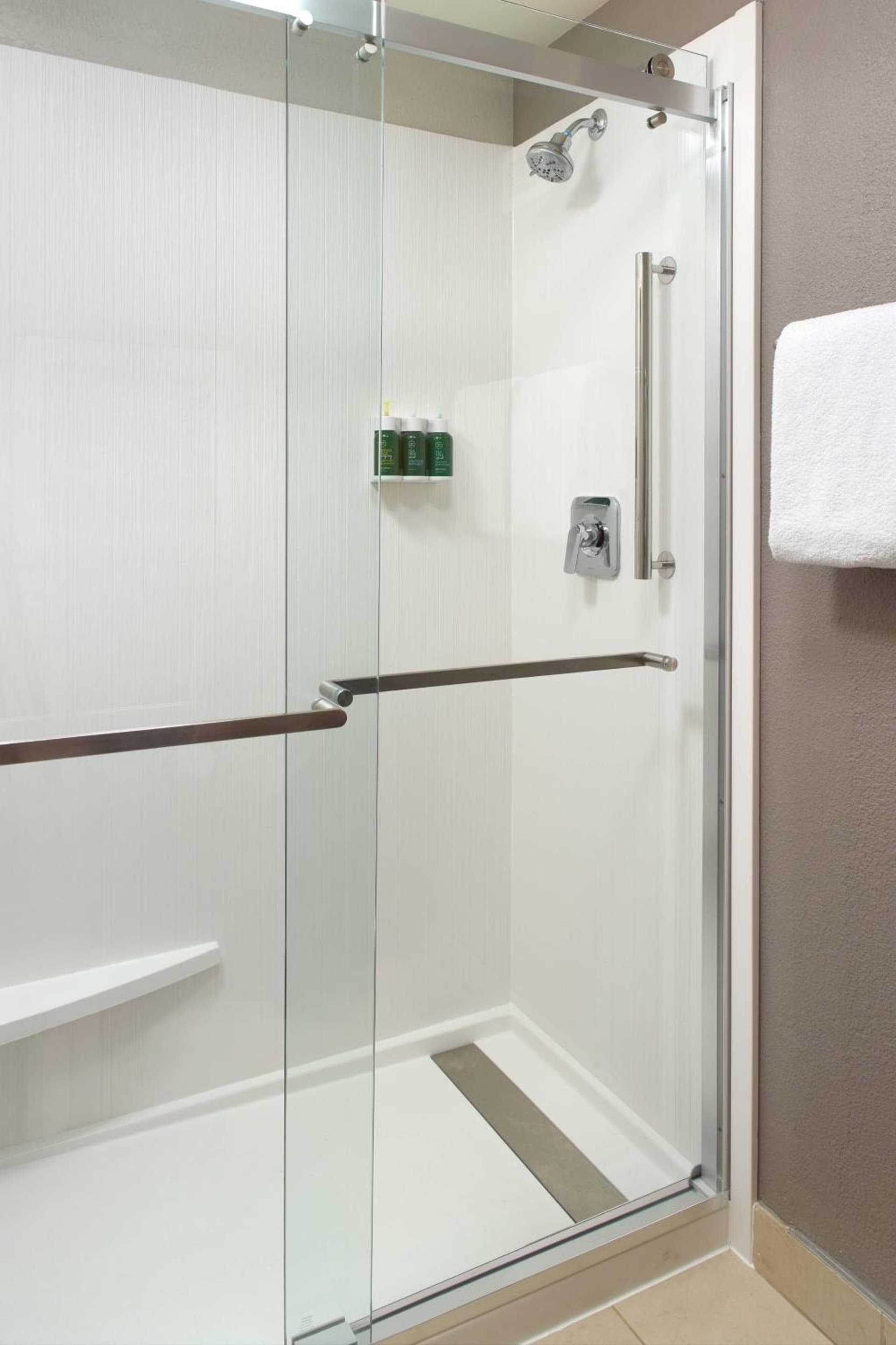 Courtyard by Marriott Raleigh Cary gallery photo in Cary, NC — image 24