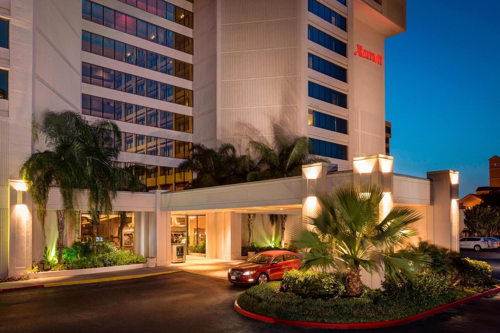 Houston Marriott Westchase interior in Houston, TX — gallery photo 2
