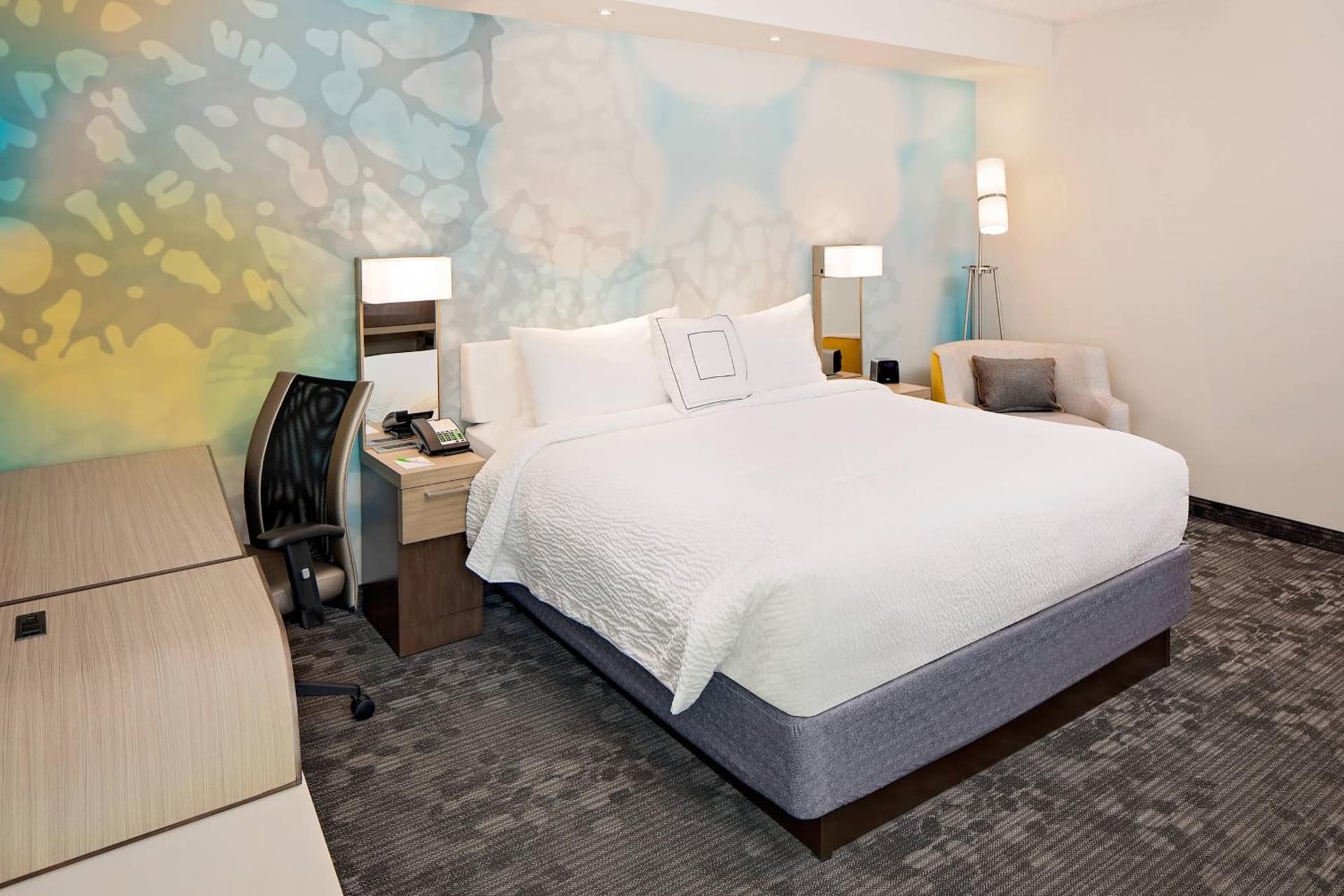 Courtyard by Marriott Dallas Downtown/Reunion District property views in Dallas, TX — gallery photo 3