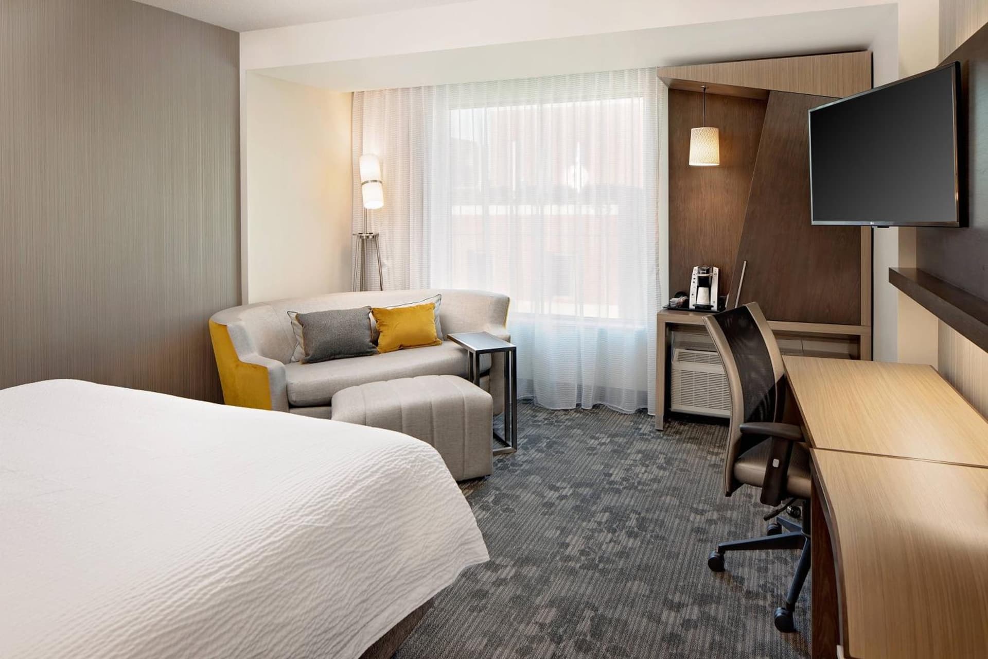 Courtyard by Marriott Dallas Downtown/Reunion District gallery photo in Dallas, TX — image 32