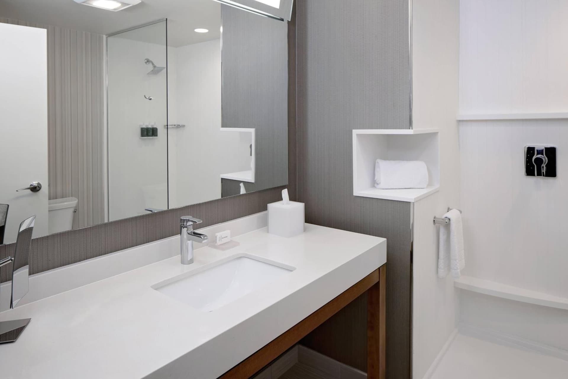 Courtyard by Marriott Dallas Downtown/Reunion District gallery photo in Dallas, TX — image 33