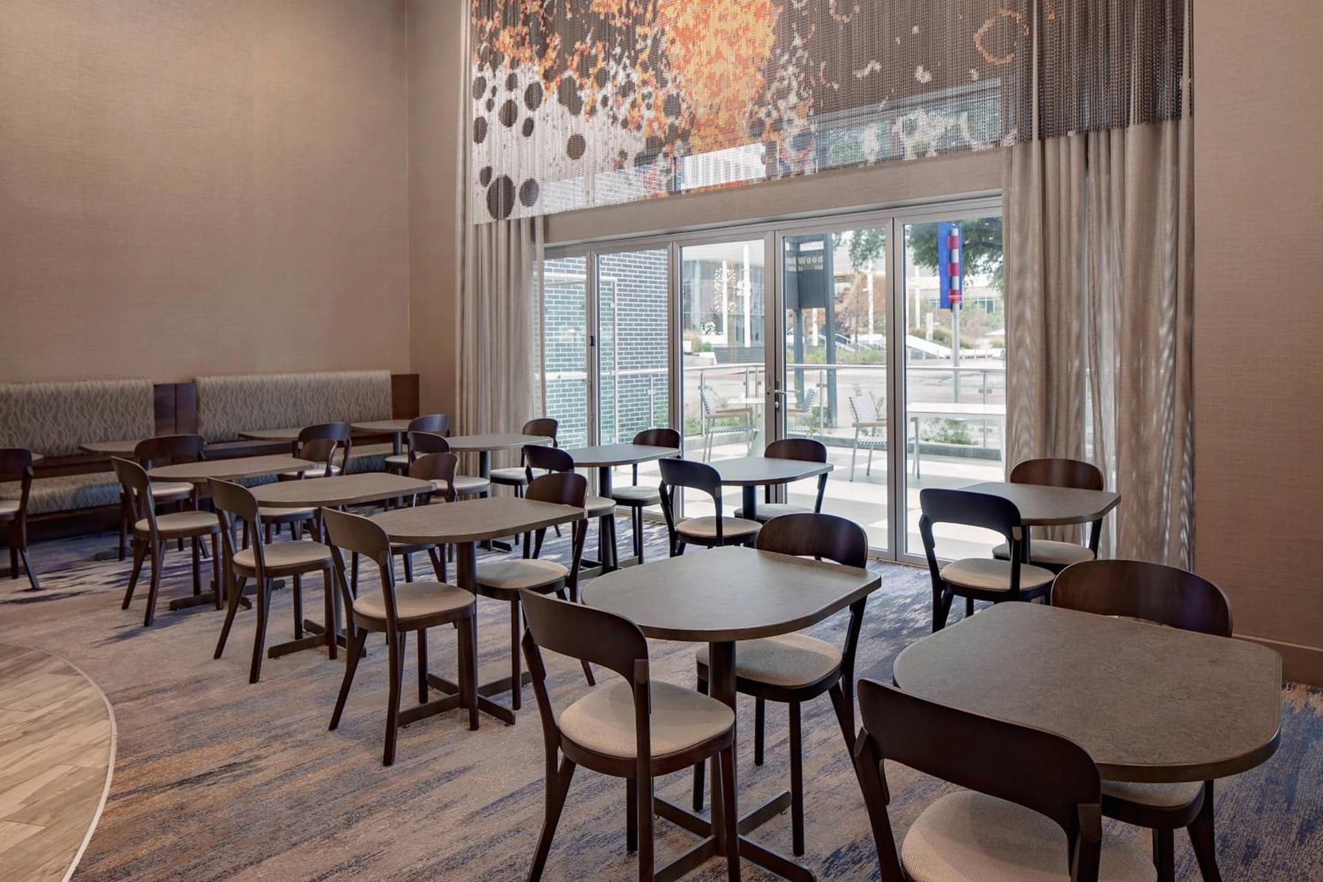 Courtyard by Marriott Dallas Downtown/Reunion District gallery photo in Dallas, TX — image 11