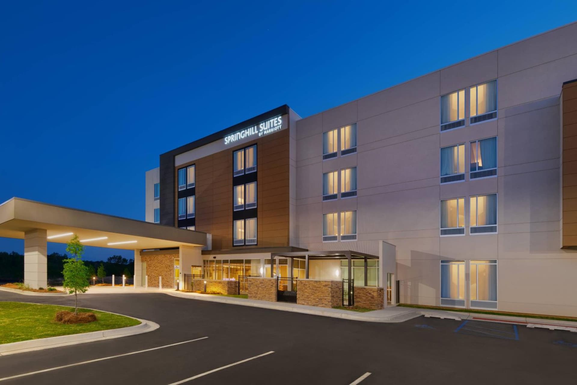SpringHill Suites by Marriott Tifton interior in Tifton, GA — gallery photo 2