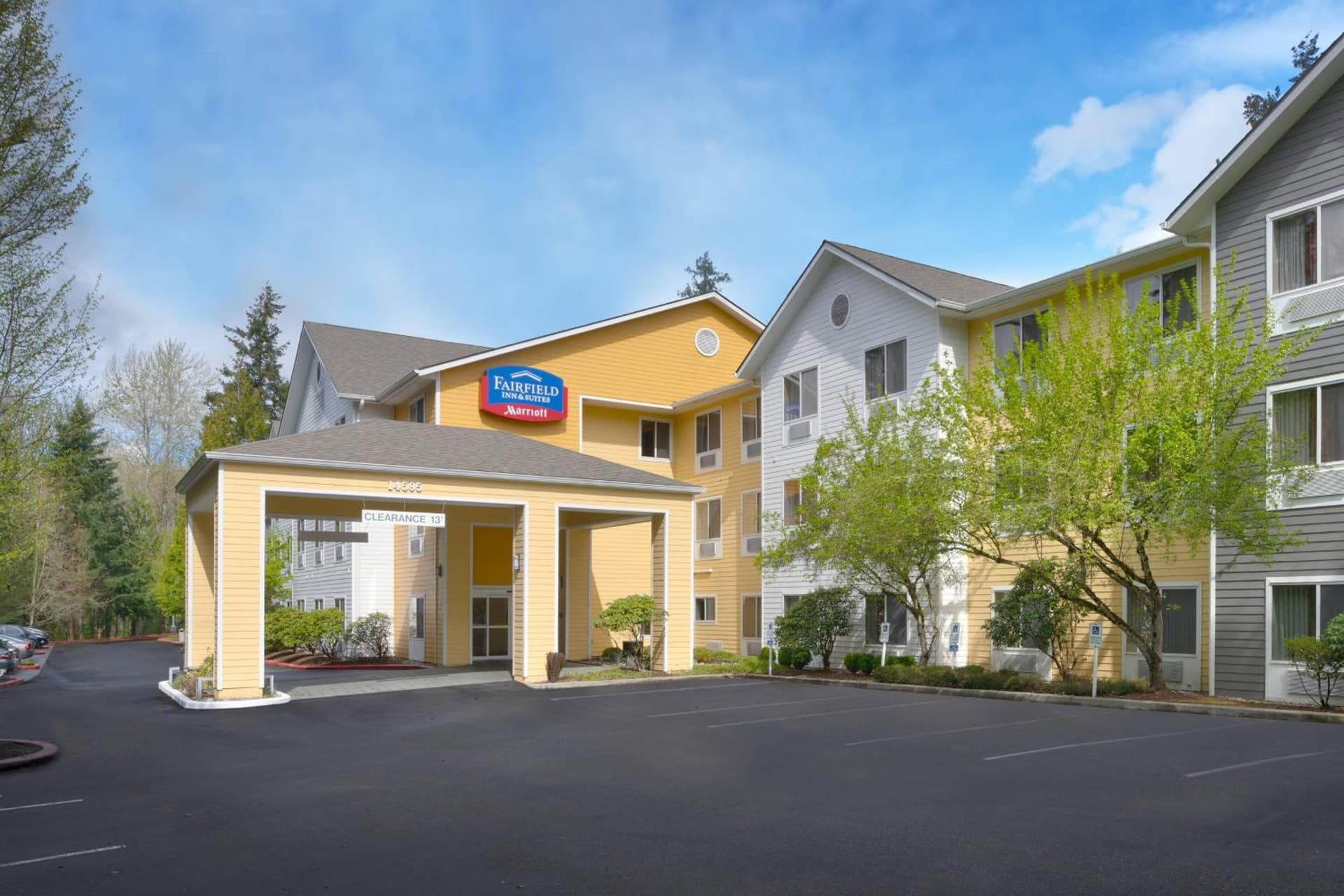 Fairfield Inn & Suites Seattle Bellevue/Redmond interior in Bellevue, WA — gallery photo 2