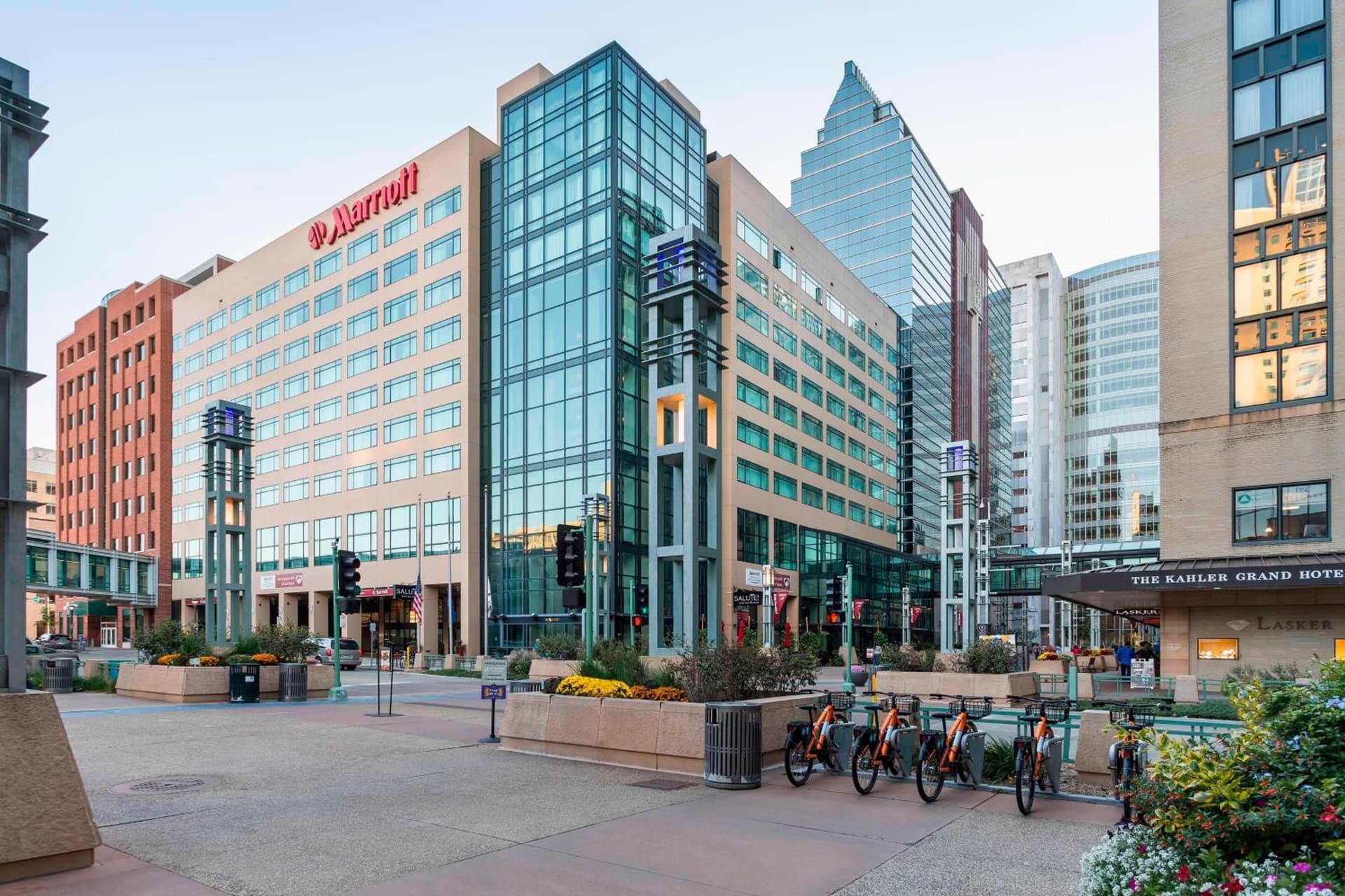 Rochester Marriott Mayo Clinic Area featured exterior or lobby in Rochester, MN — similar hotel