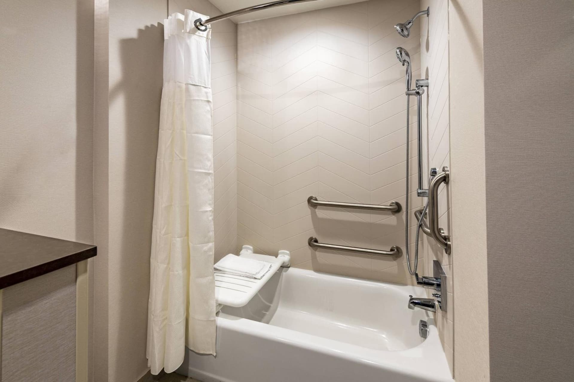 Fairfield Inn & Suites by Marriott Phoenix West/Tolleson interior in Phoenix, AZ — gallery photo 2