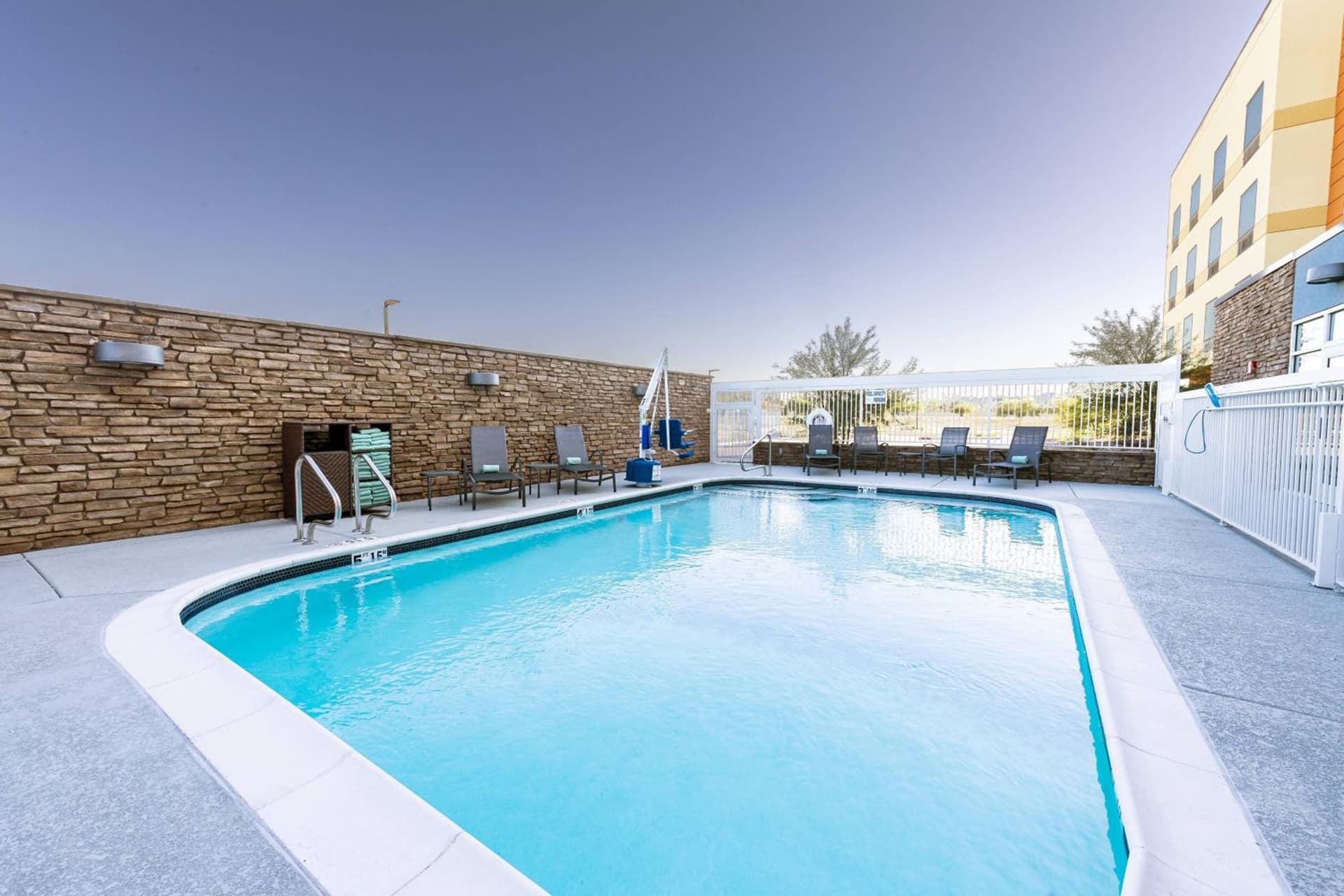 Fairfield Inn & Suites by Marriott Phoenix West/Tolleson gallery photo in Phoenix, AZ — image 17