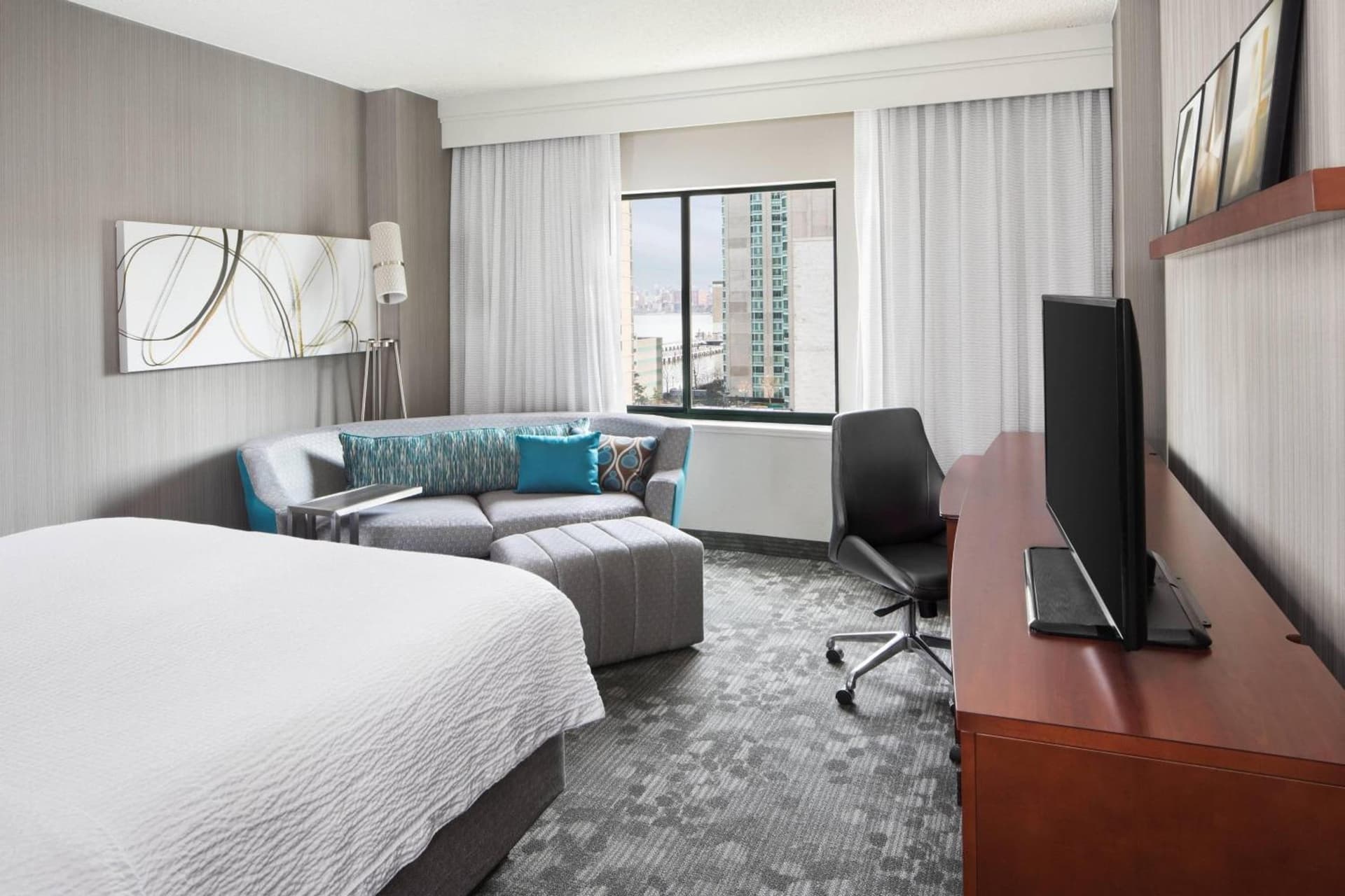 Courtyard By Marriott Jersey City Newport gallery photo in Jersey City, NJ — image 26