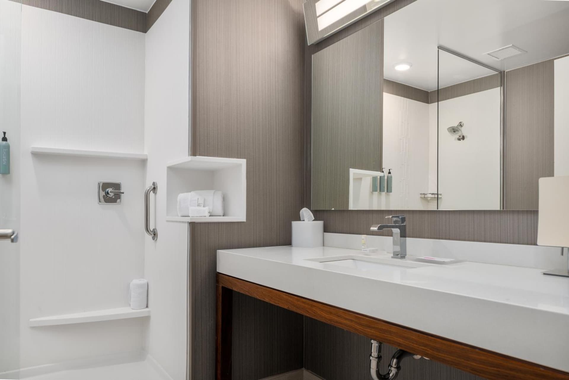 Courtyard by Marriott Houston Northeast property views in Houston, TX — gallery photo 3