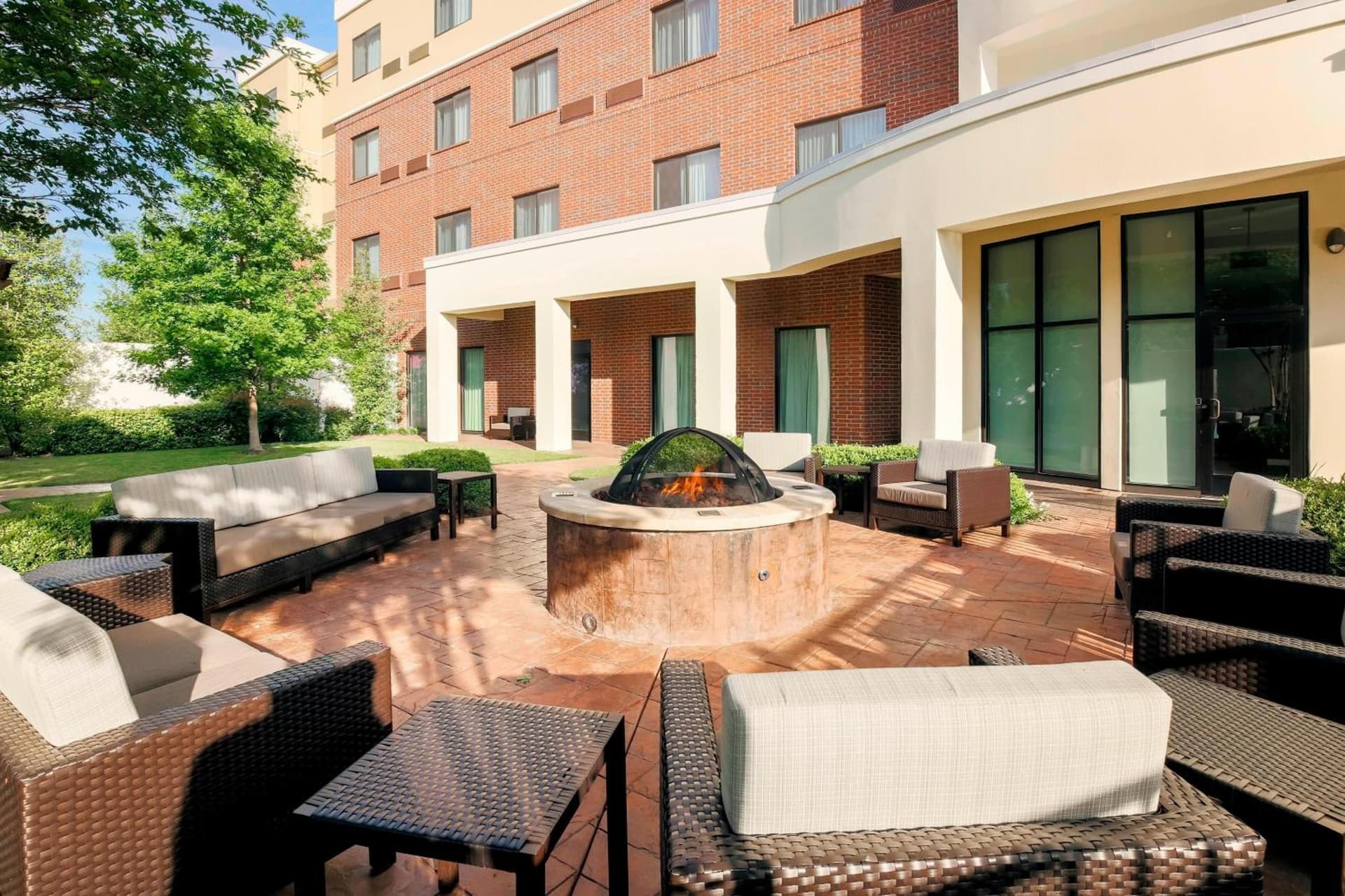 Courtyard by Marriott Dallas Arlington South property views in Arlington, TX — gallery photo 3