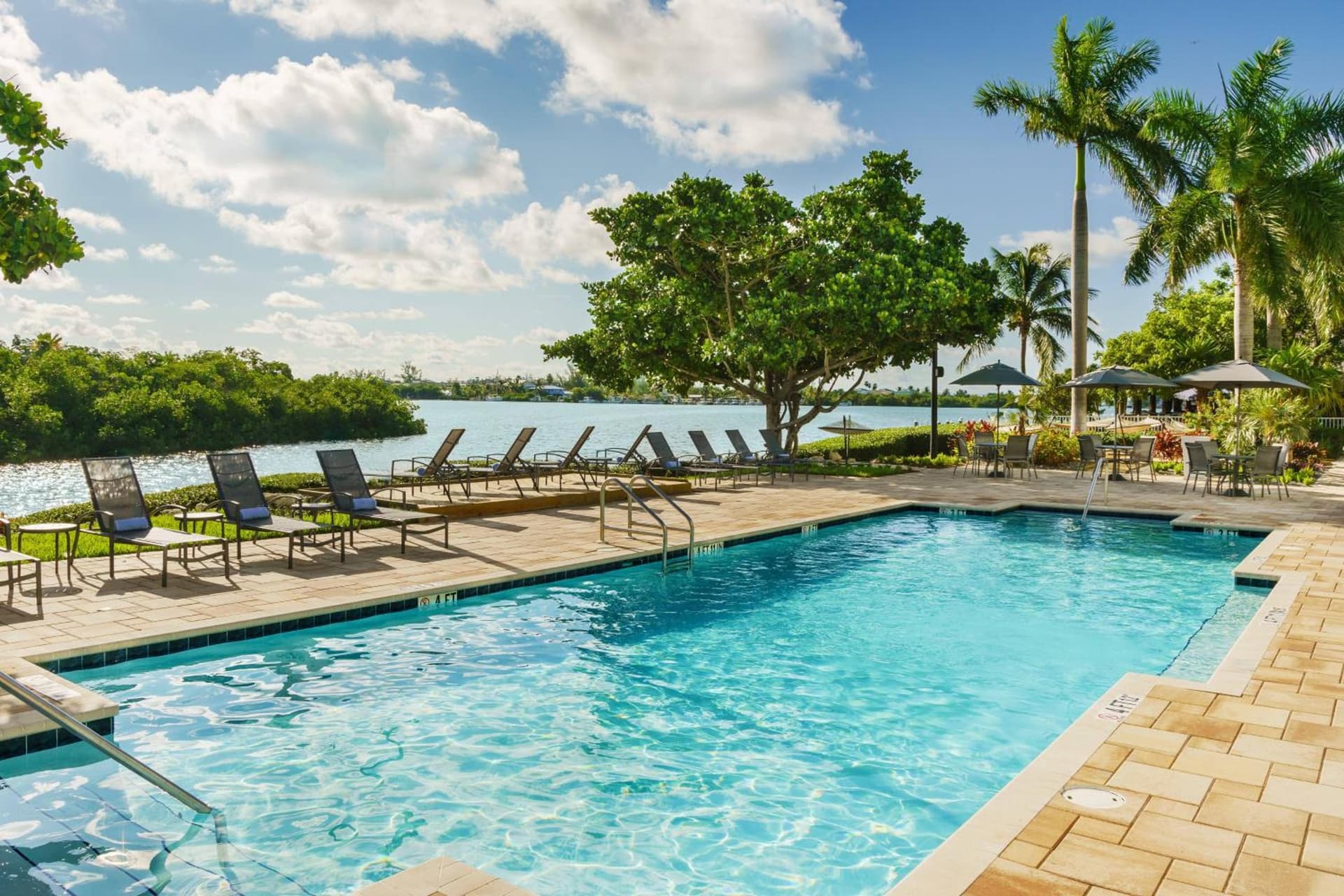 Fairfield by Marriott Inn & Suites Marathon Florida Keys interior in Marathon, FL — gallery photo 2