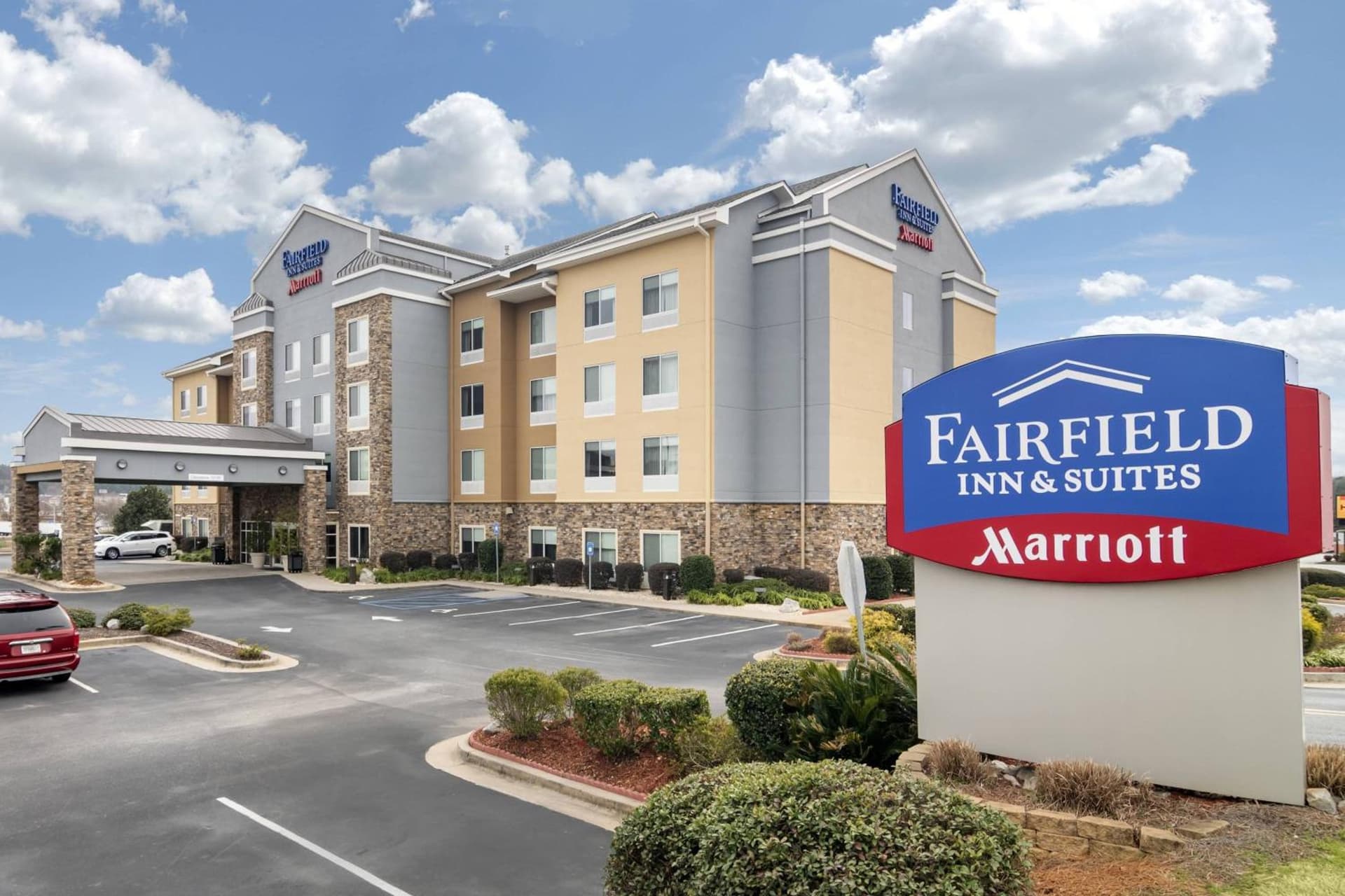 Fairfield Inn & Suites by Marriott Commerce interior in Commerce, GA — gallery photo 2