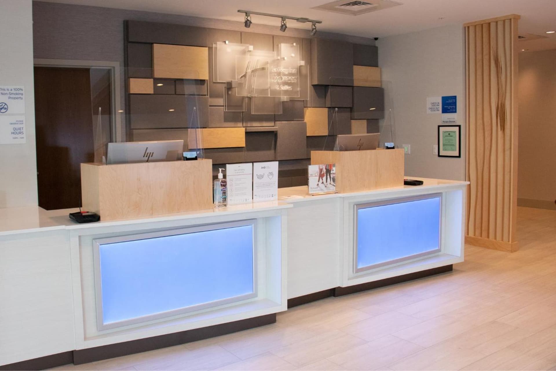 Holiday Inn Express & Suites Tuscaloosa East by IHG interior in Tuscaloosa, AL — gallery photo 2