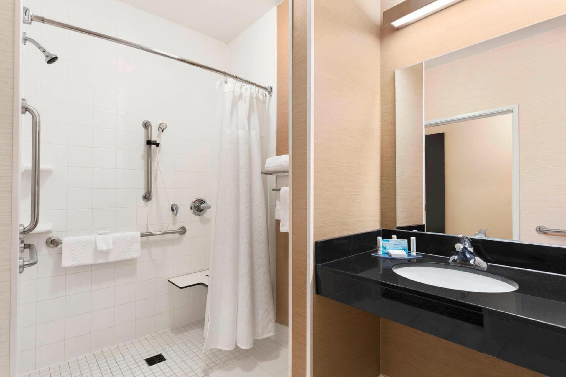 SureStay by Best Western Mount Pleasant Racine gallery photo in Racine, WI — image 15