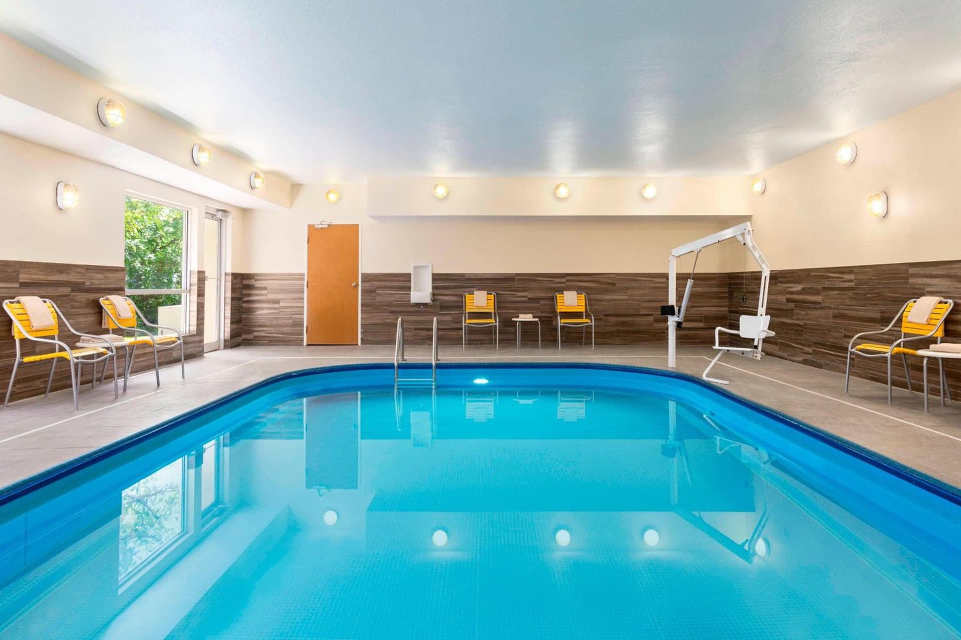 SureStay by Best Western Mount Pleasant Racine gallery photo in Racine, WI — image 8