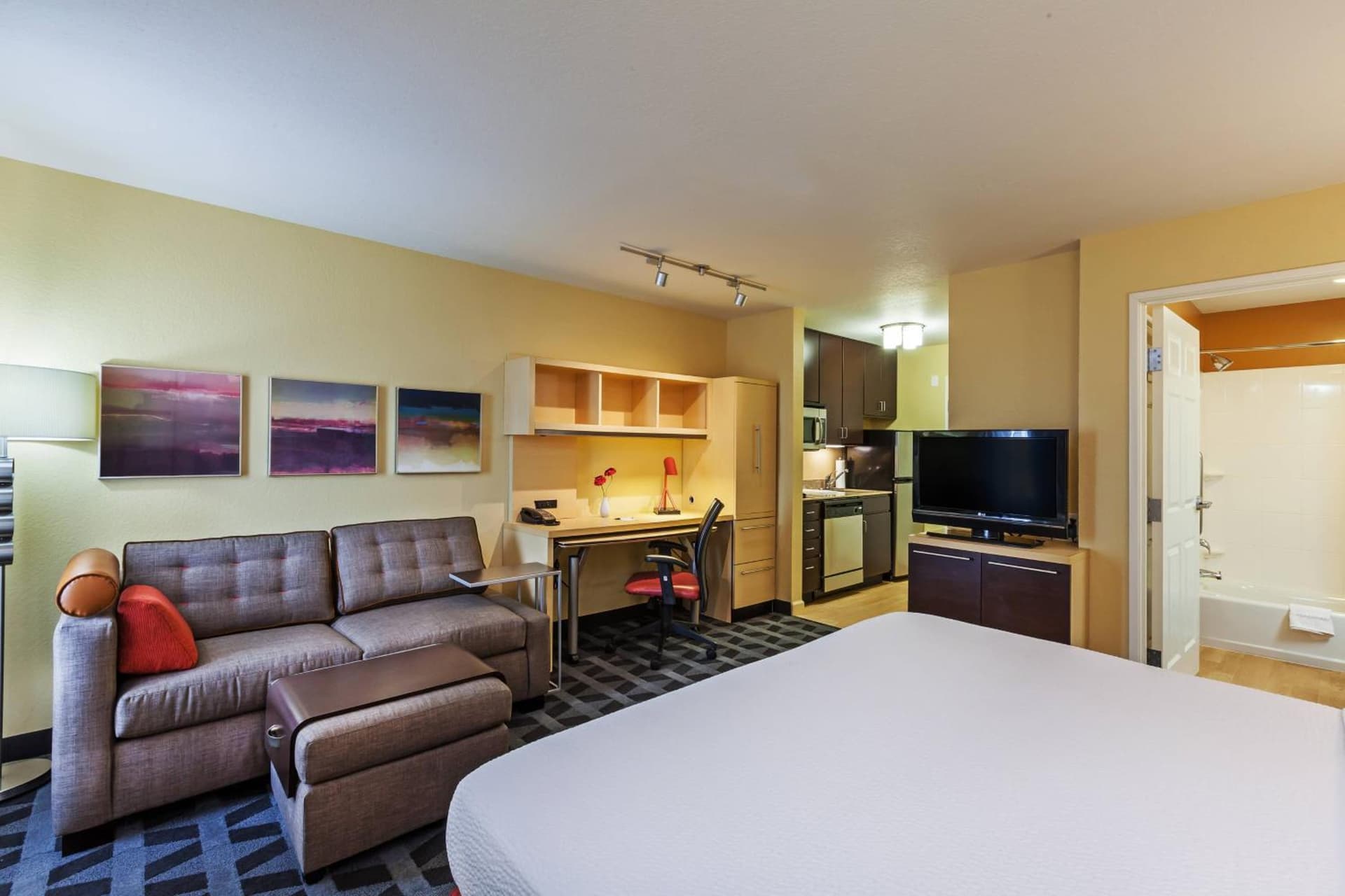 TownePlace Suites by Marriott Tulsa Broken Arrow gallery photo in Broken Arrow, OK — image 14
