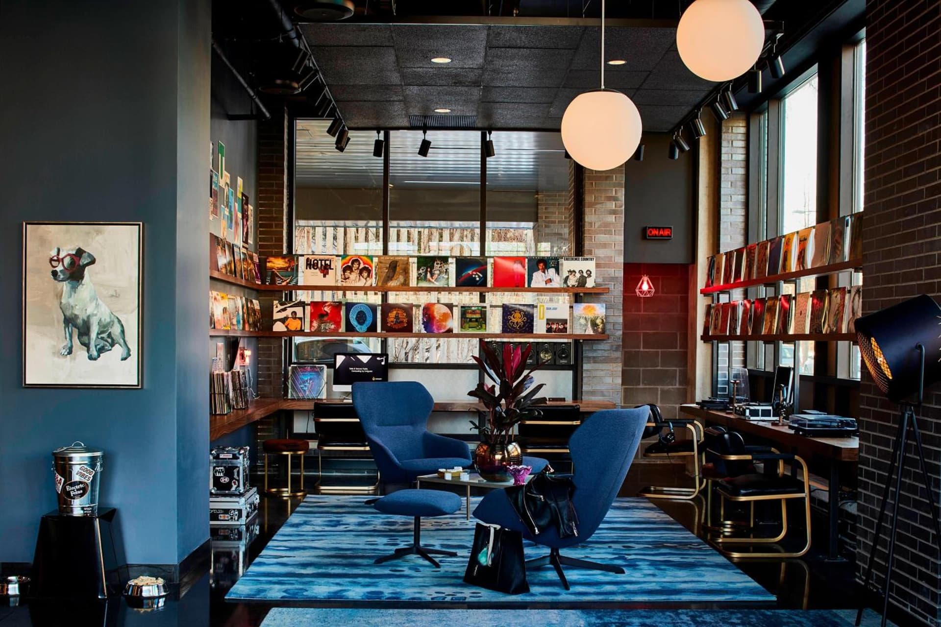 MOXY Minneapolis Uptown gallery photo in Minneapolis, MN — image 18