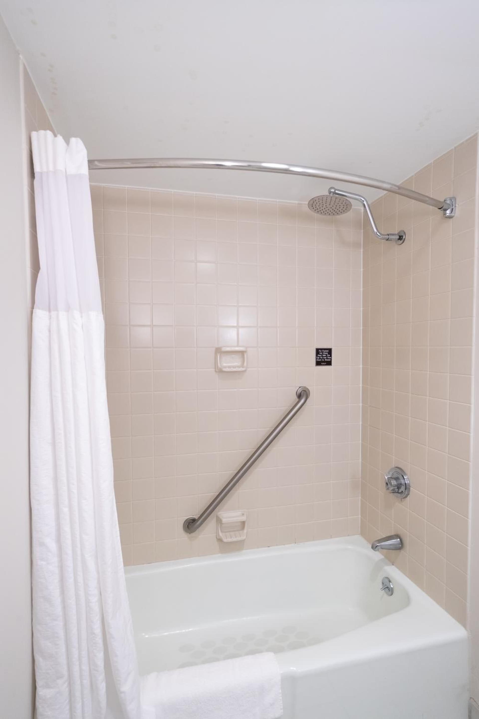 Bella Vista Hotel & Suites gallery photo in Lynchburg, VA — image 20