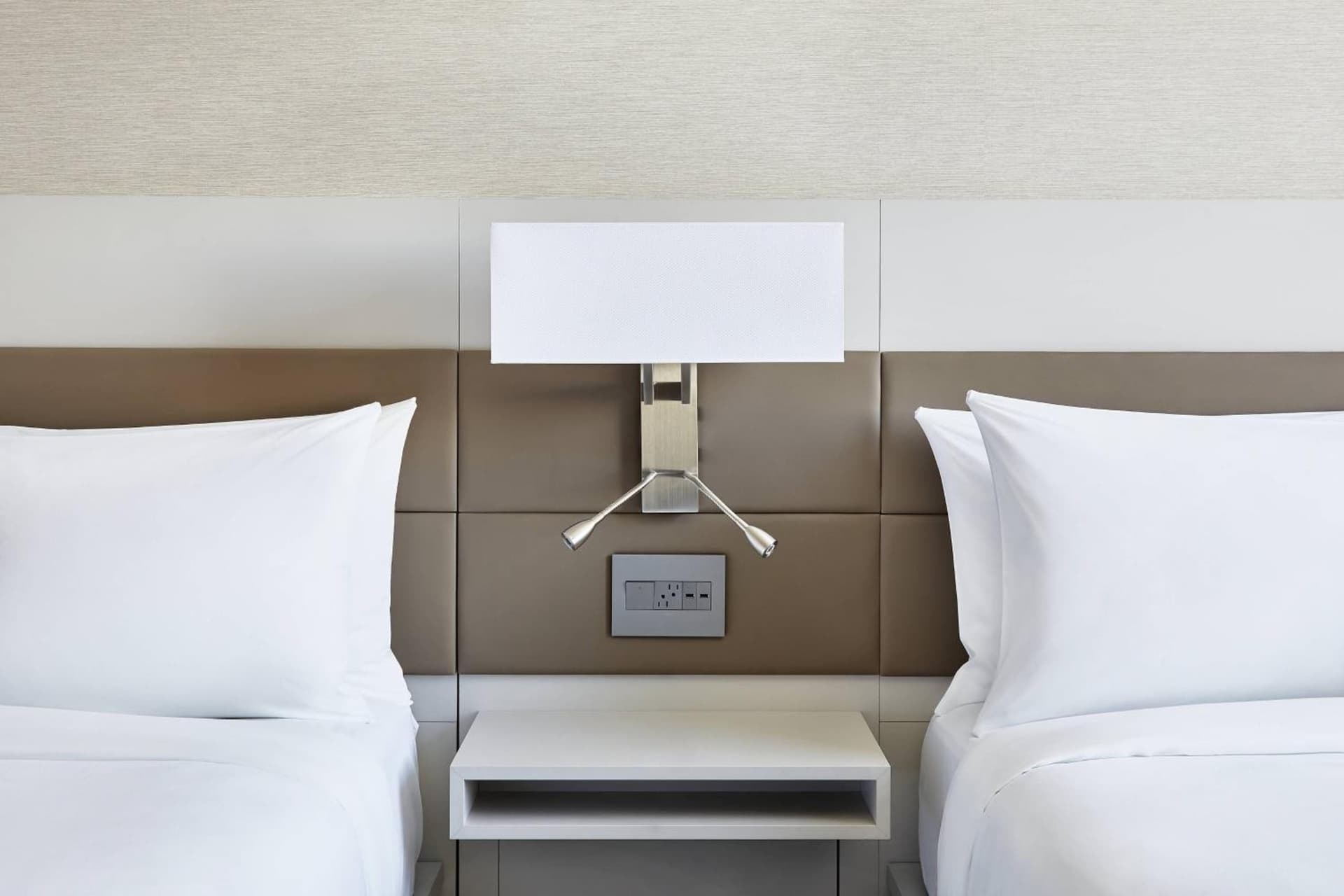 AC Hotel by Marriott Los Angeles South Bay gallery photo in Los Angeles, CA — image 19