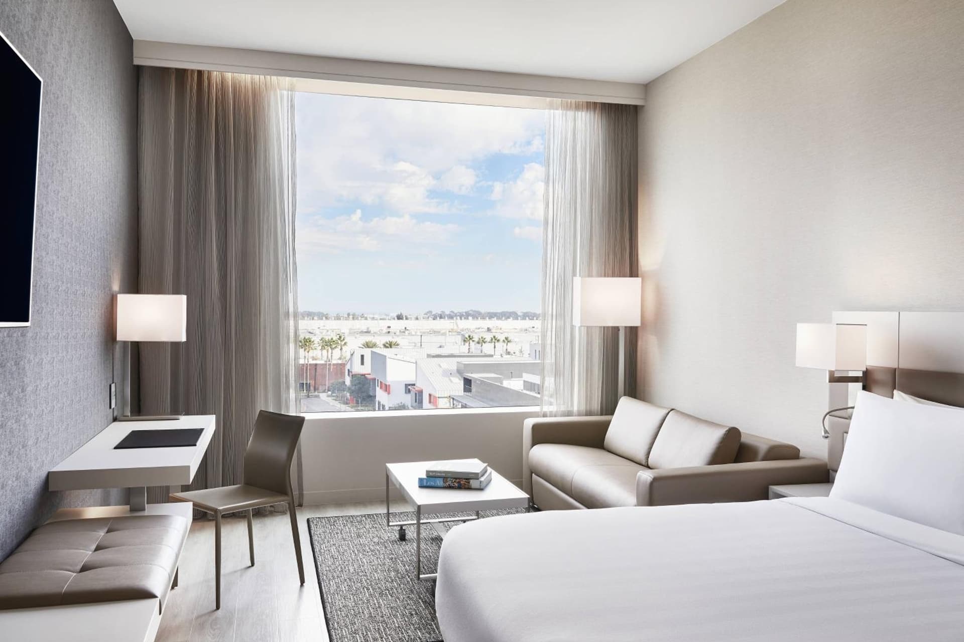 AC Hotel by Marriott Los Angeles South Bay gallery photo in Los Angeles, CA — image 5