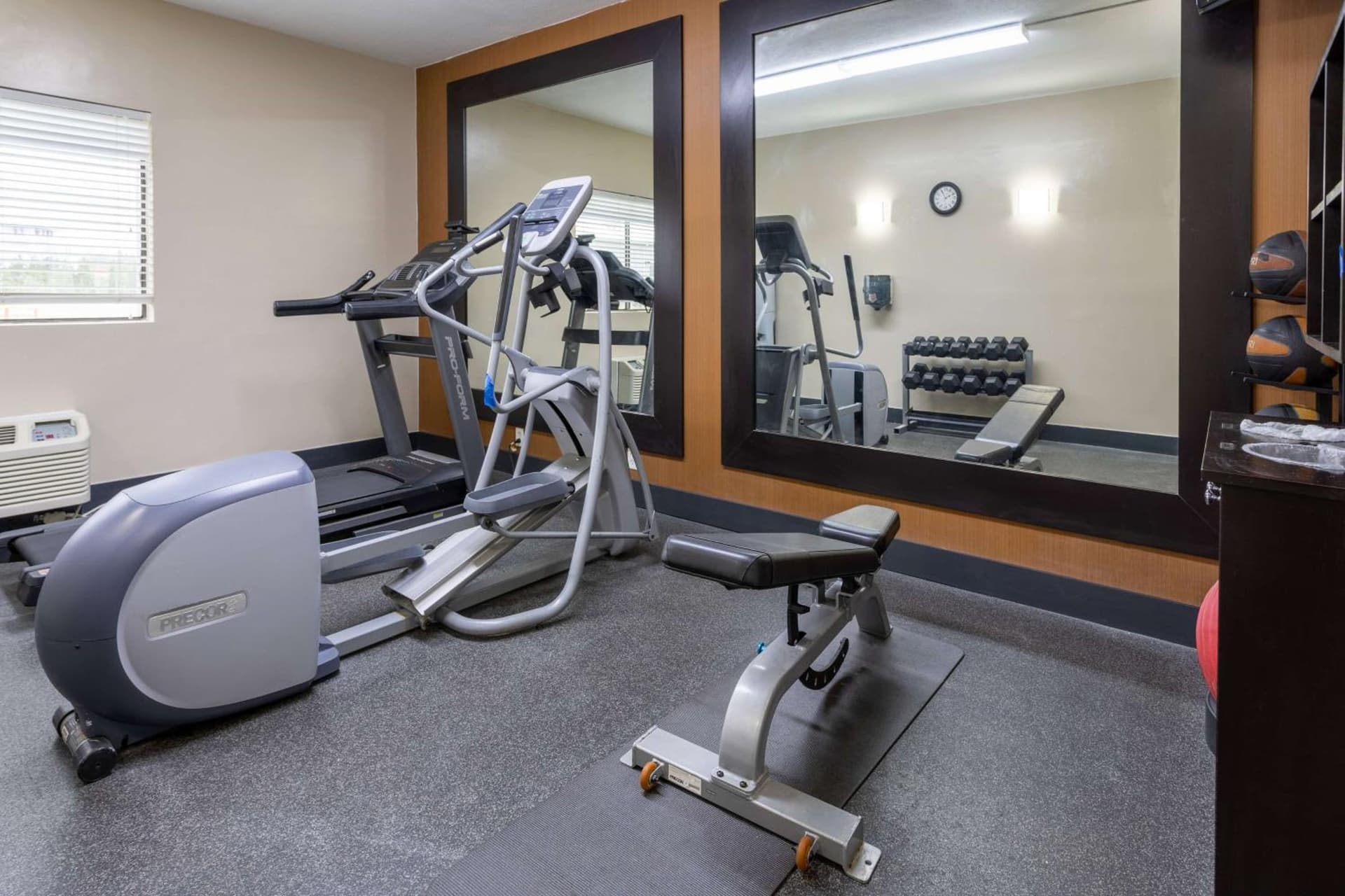Baymont by Wyndham Saraland gallery photo in Saraland, AL — image 26
