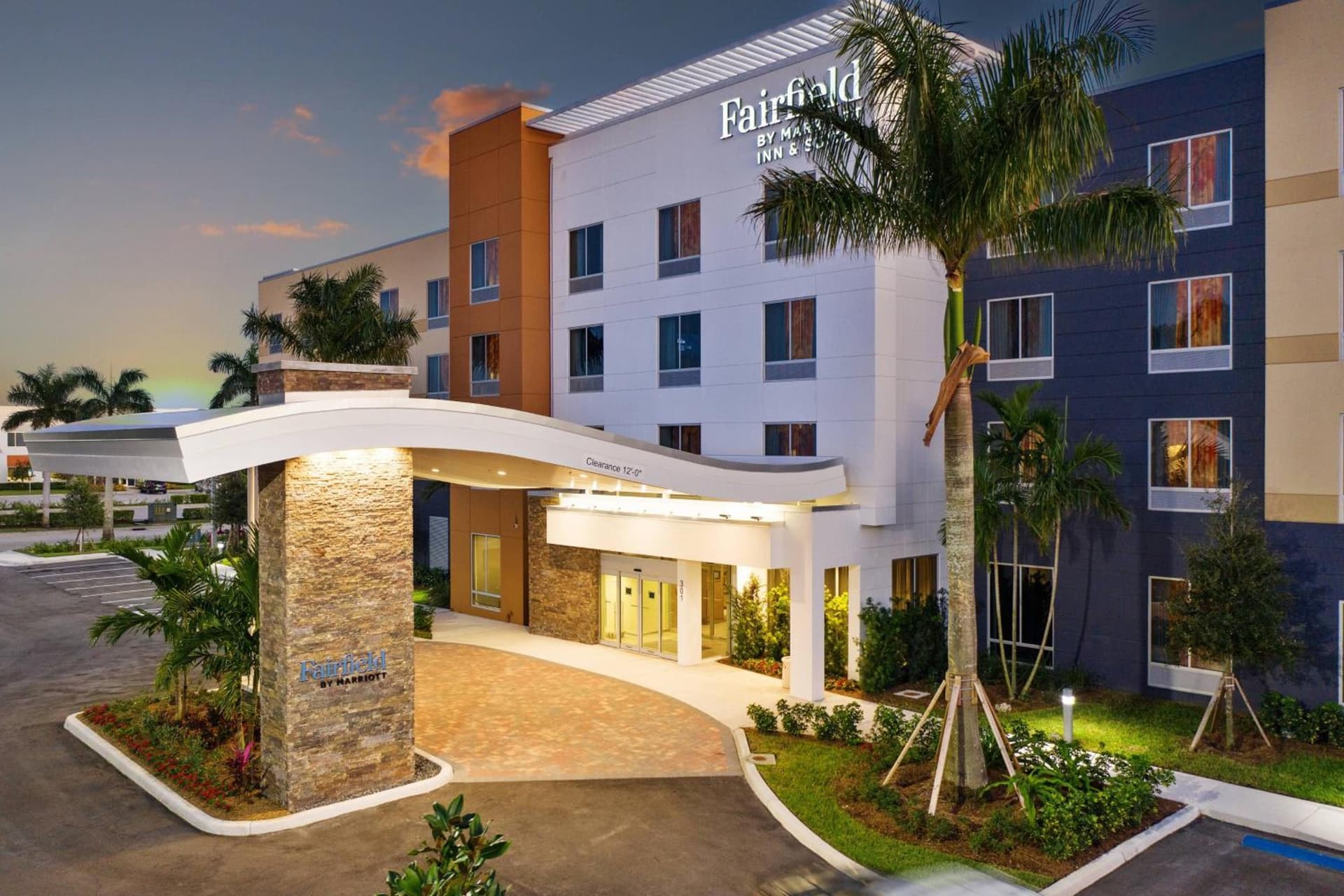Fairfield by Marriott Inn & Suites Deerfield Beach Boca Raton featured exterior or lobby in Deerfield Beach, FL — similar hotel