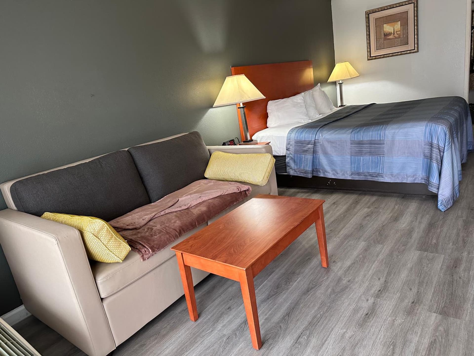 Wilkes-Barre Inn & Suites gallery photo in Wilkes-Barre, PA — image 11