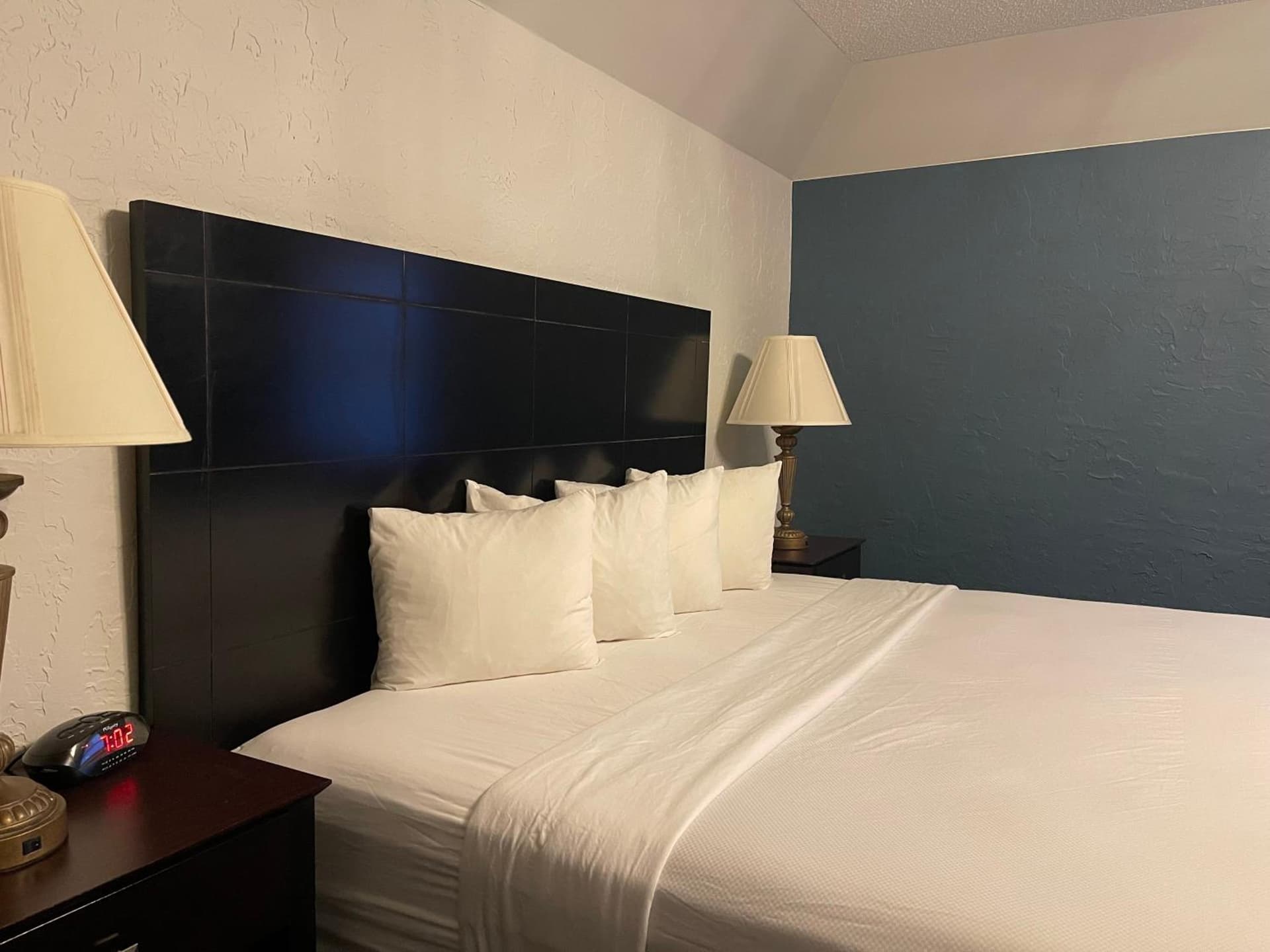 Chateau Hotel and Conference Center gallery photo in Bloomington, IL — image 17