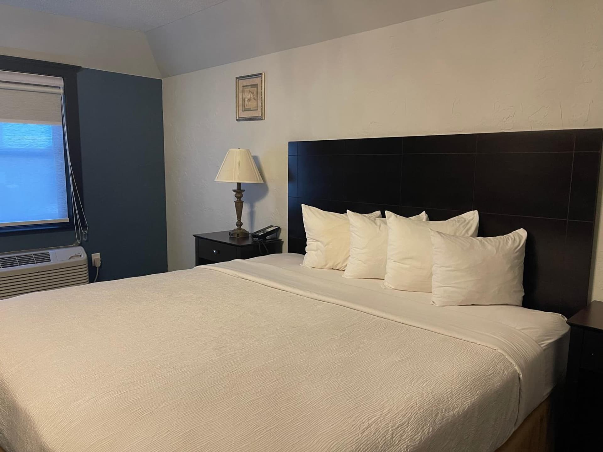 Chateau Hotel and Conference Center gallery photo in Bloomington, IL — image 24