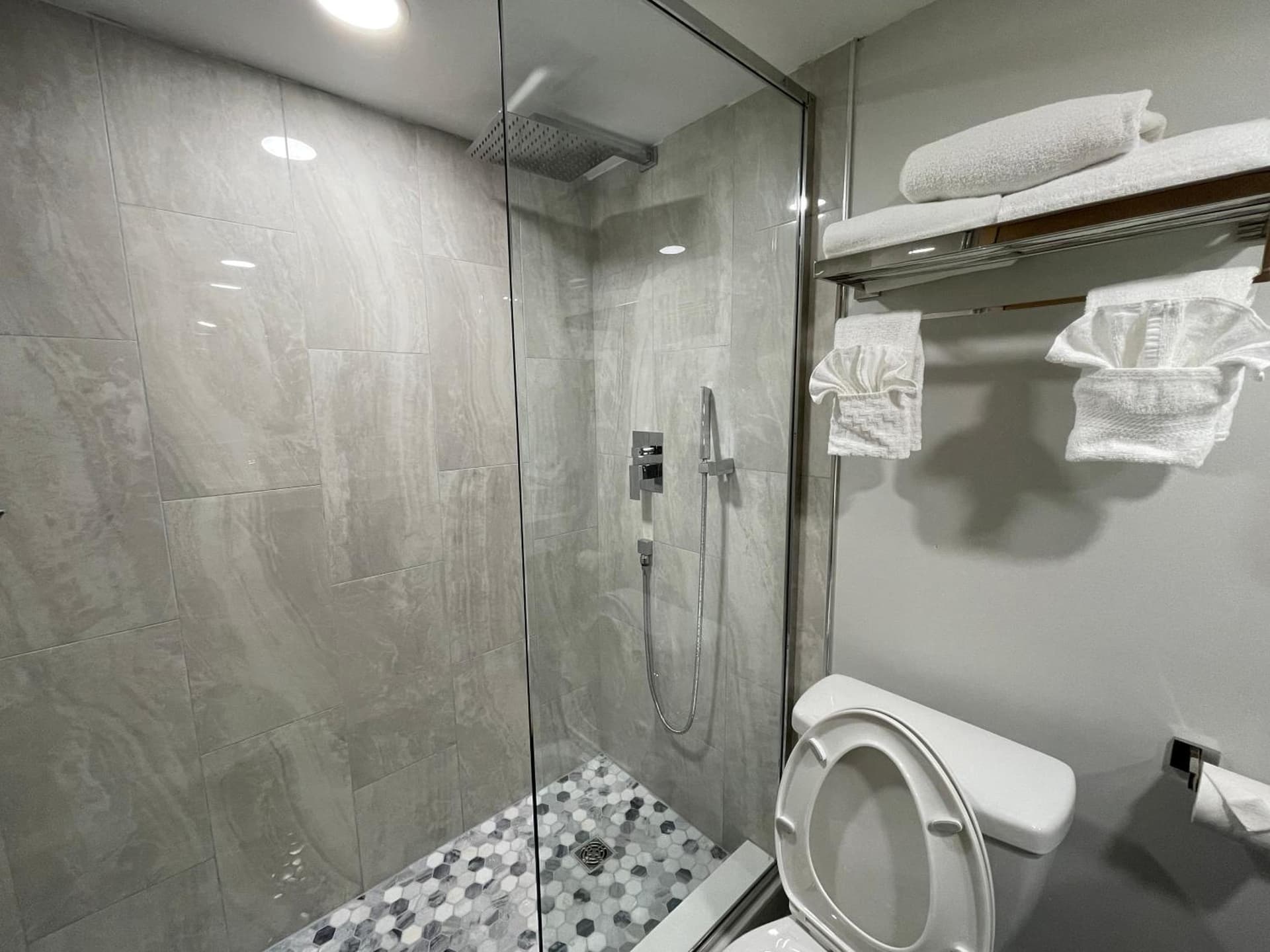 Chateau Hotel and Conference Center gallery photo in Bloomington, IL — image 46