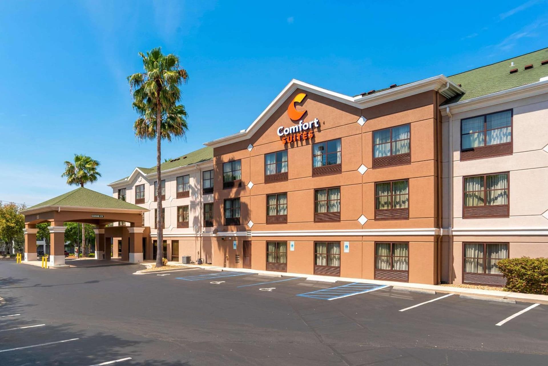 Comfort Suites Tallahassee Capitol - University Area interior in Tallahassee, FL — gallery photo 2