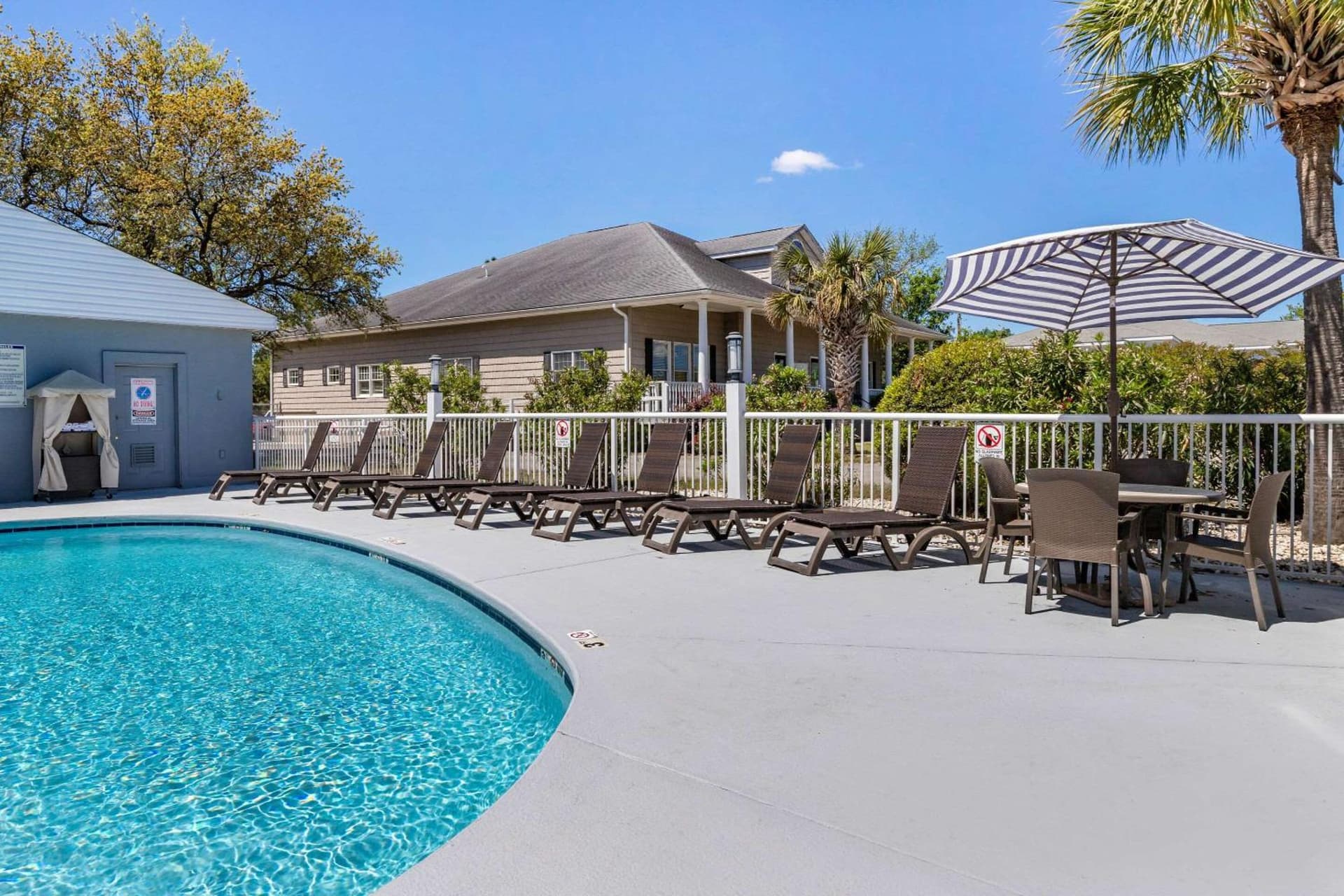 Comfort Suites Southport - Oak Island gallery photo in Southport, NC — image 8