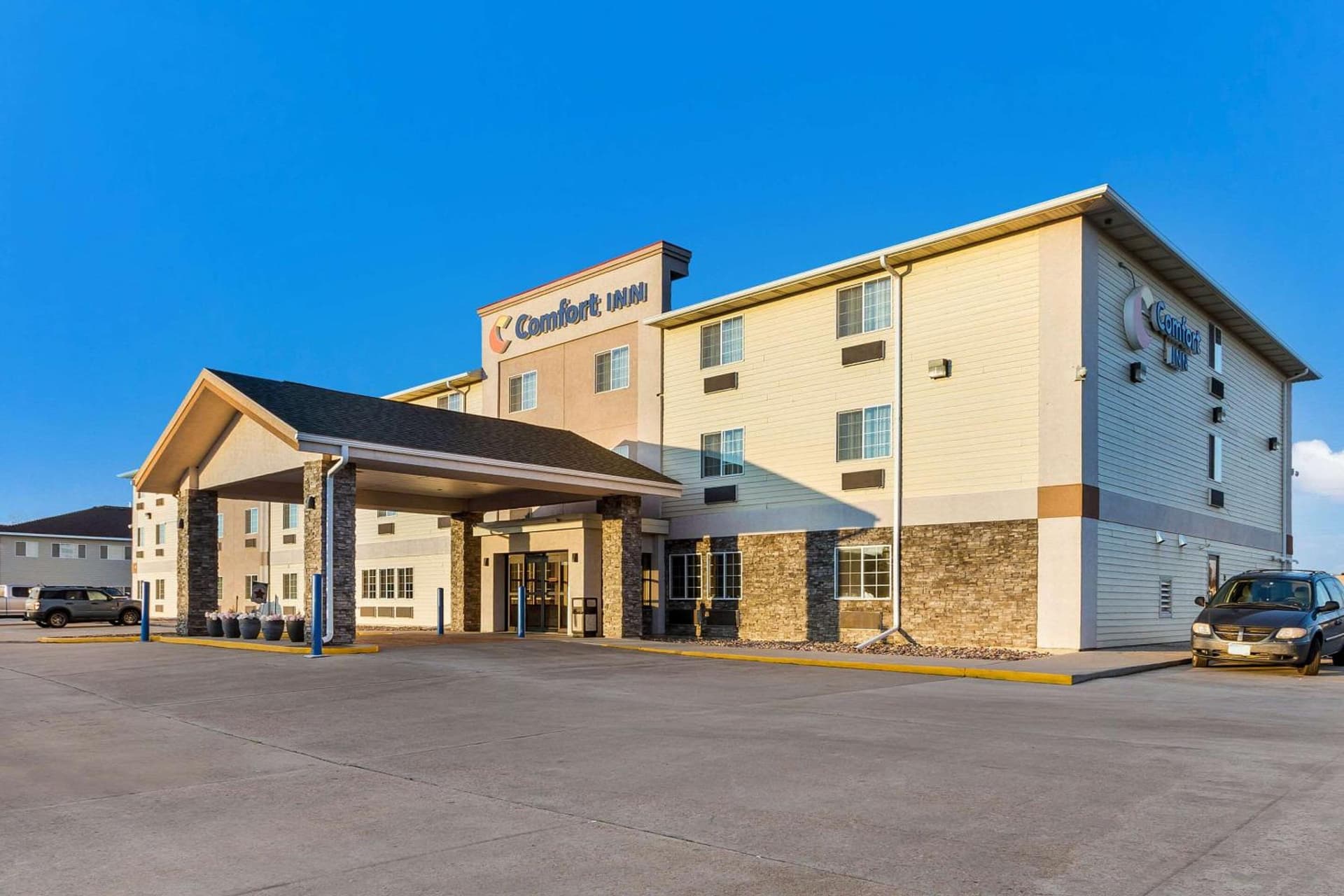 Comfort Inn Yankton SD interior in Yankton, SD — gallery photo 2