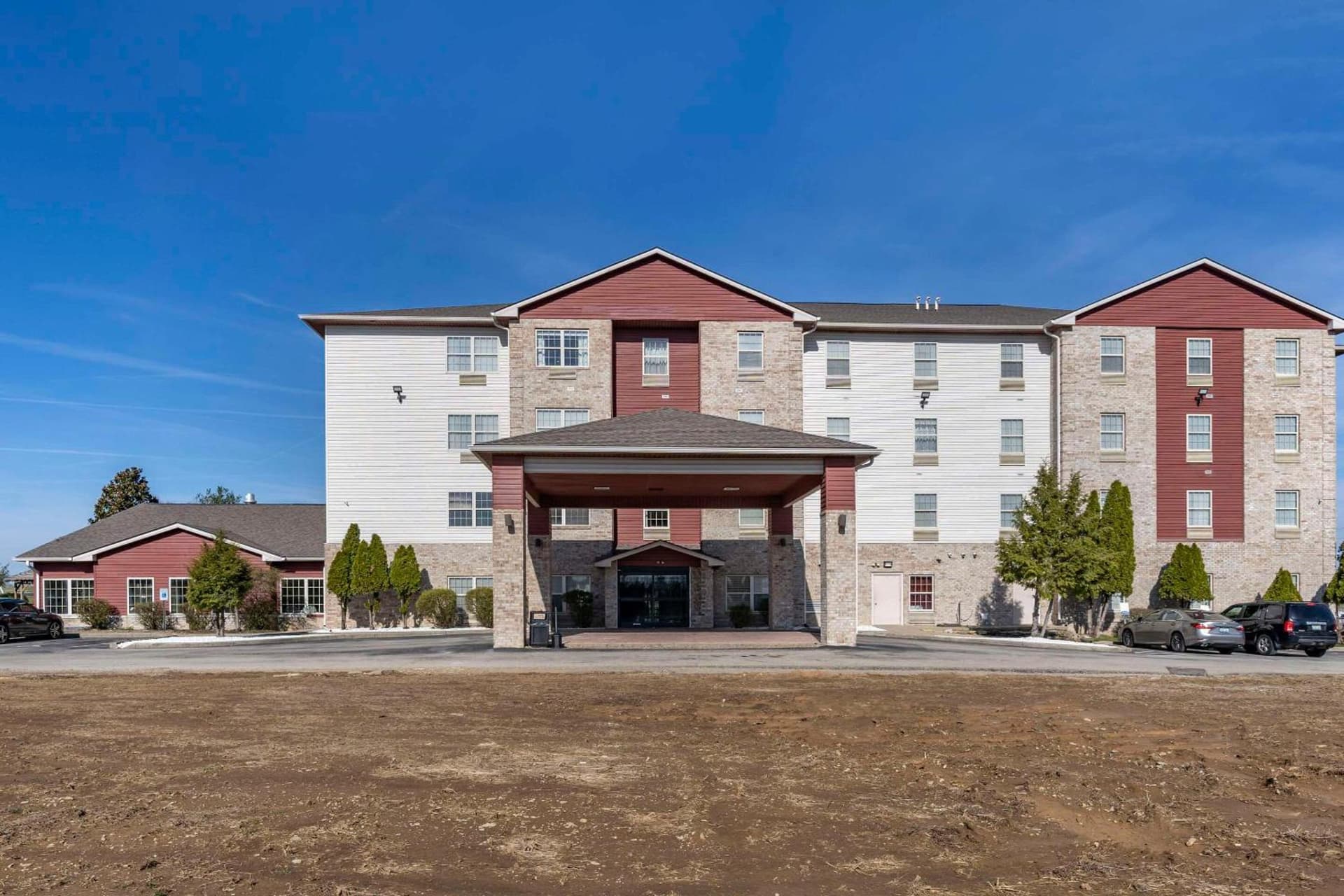 Comfort Inn & Suites Shelbyville interior in Shelbyville, KY — gallery photo 2