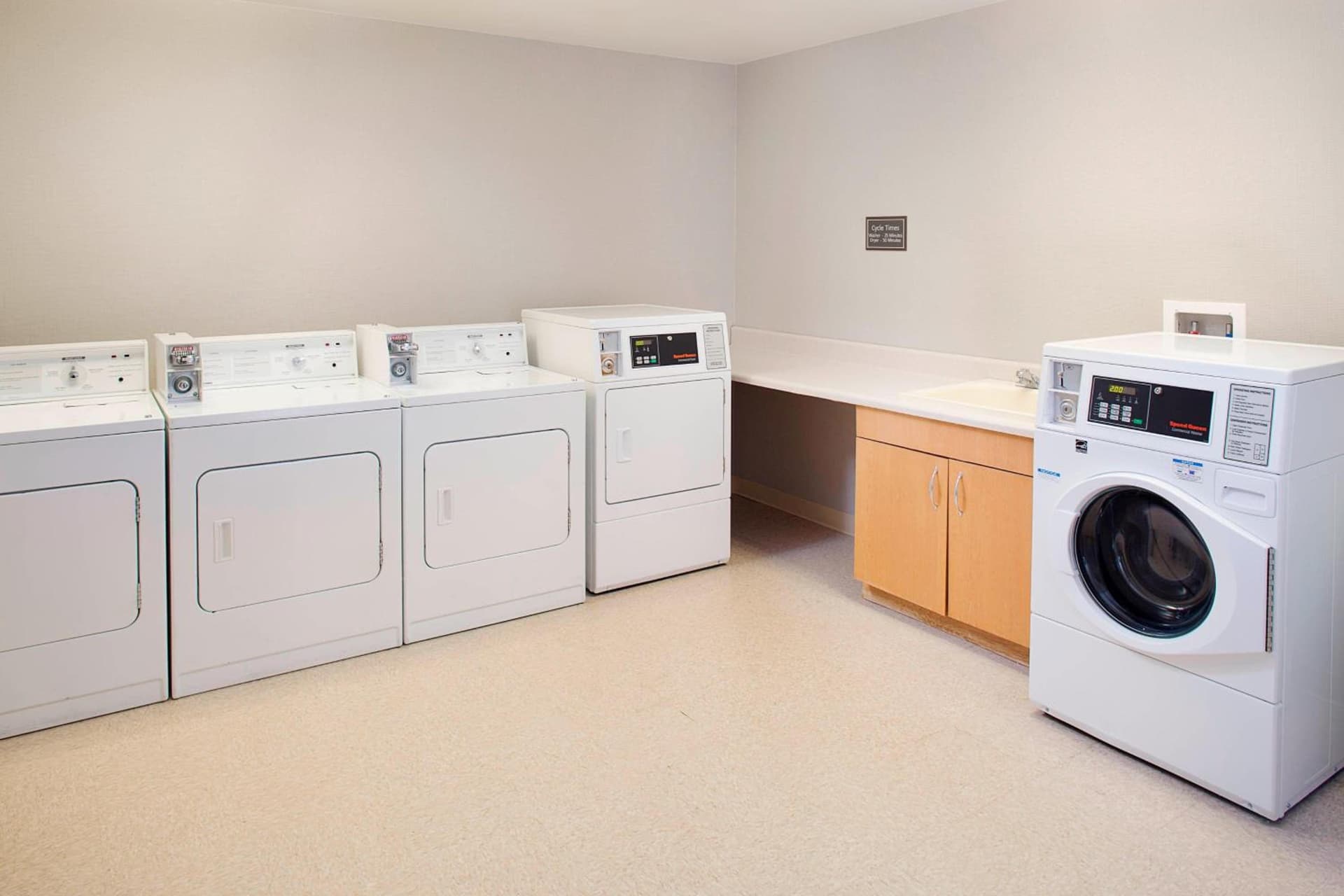 Residence Inn by Marriott Roanoke Airport gallery photo in Roanoke, VA — image 29