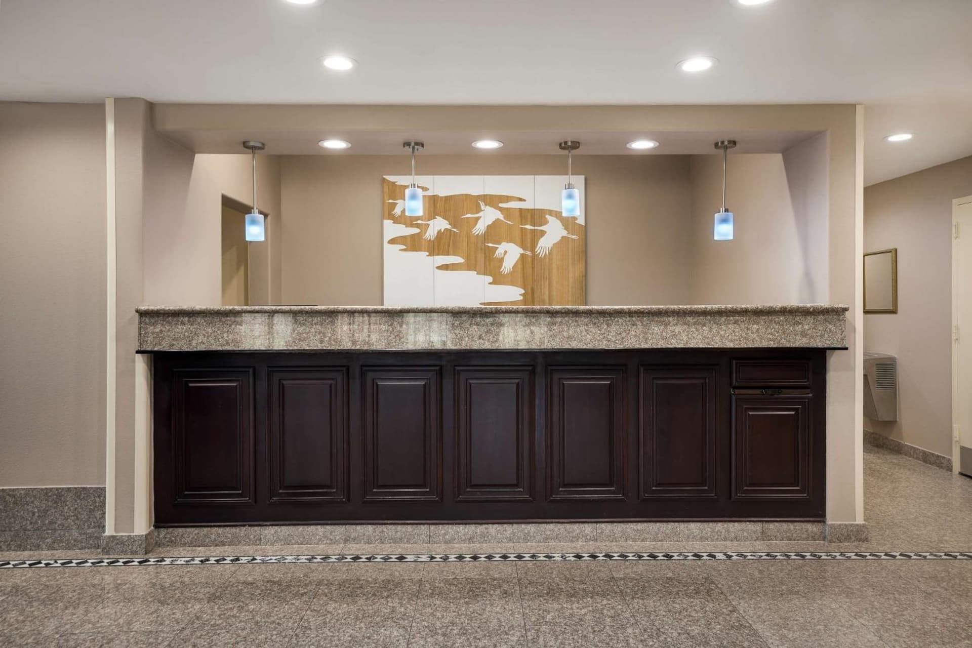 Best Western Houma Inn interior in Gray, LA — gallery photo 2