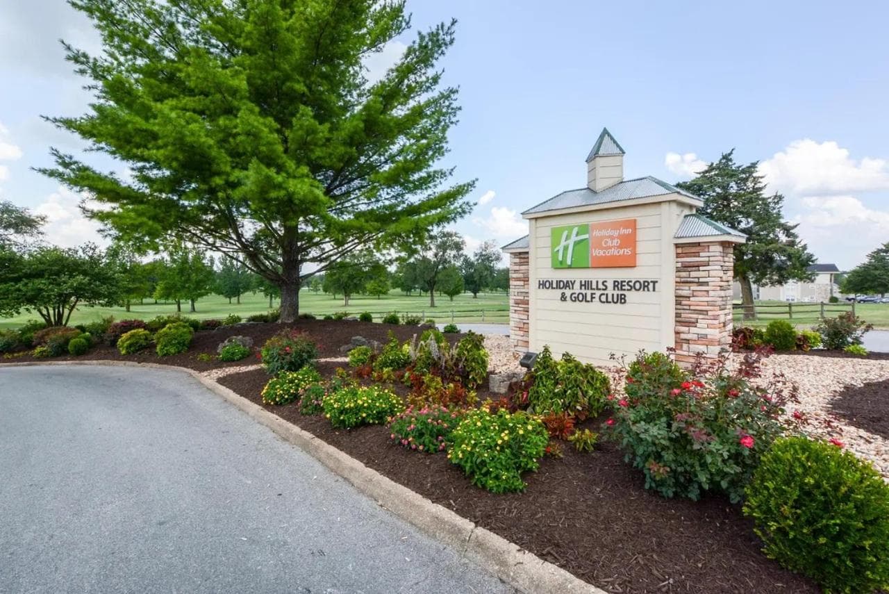 Cozy Top Floor 2BR Condo with View and Amenities!! featured exterior or lobby in Branson, MO — similar hotel