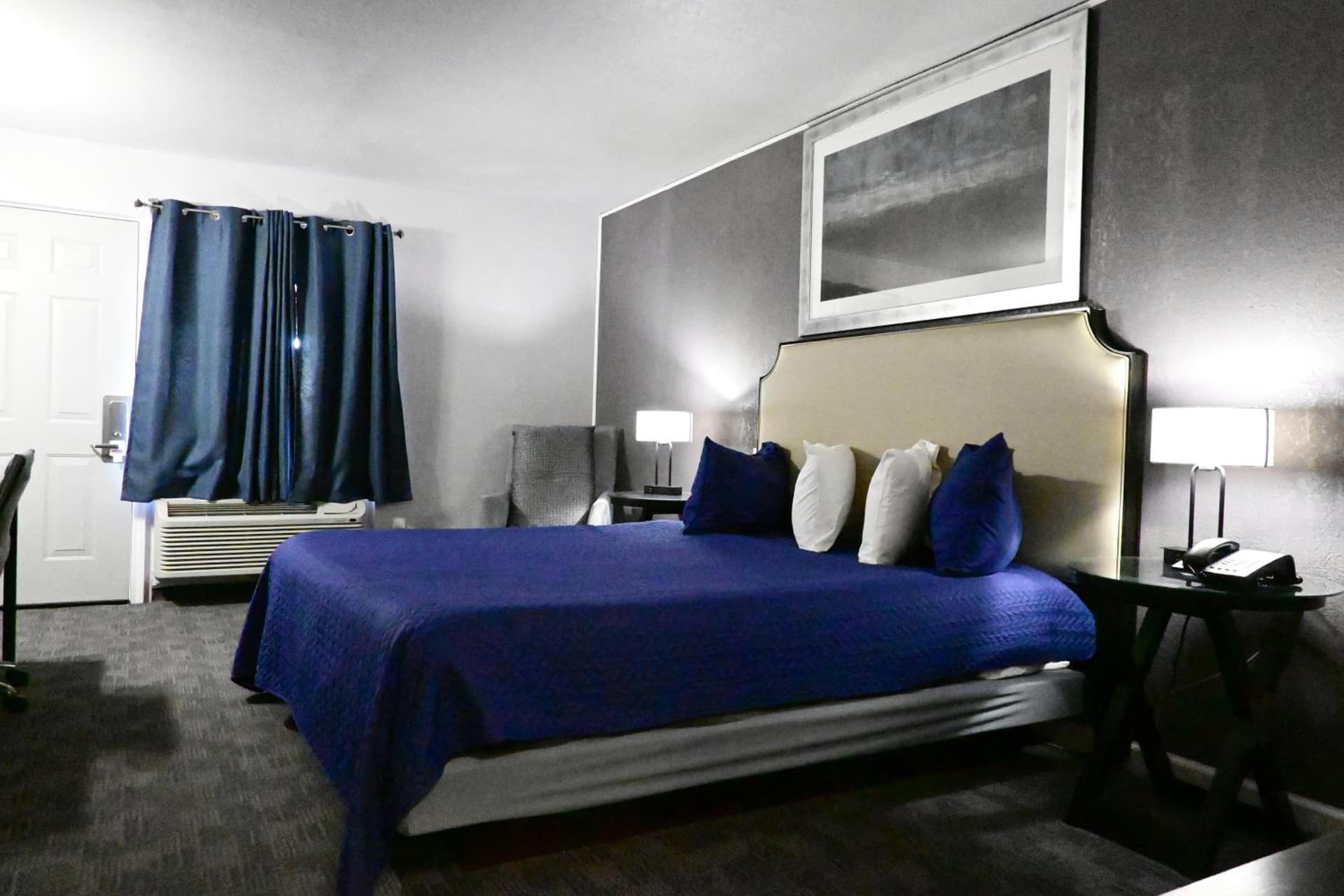R Nite Star Hotel At Arlington Entertainment District interior in Arlington, TX — gallery photo 2