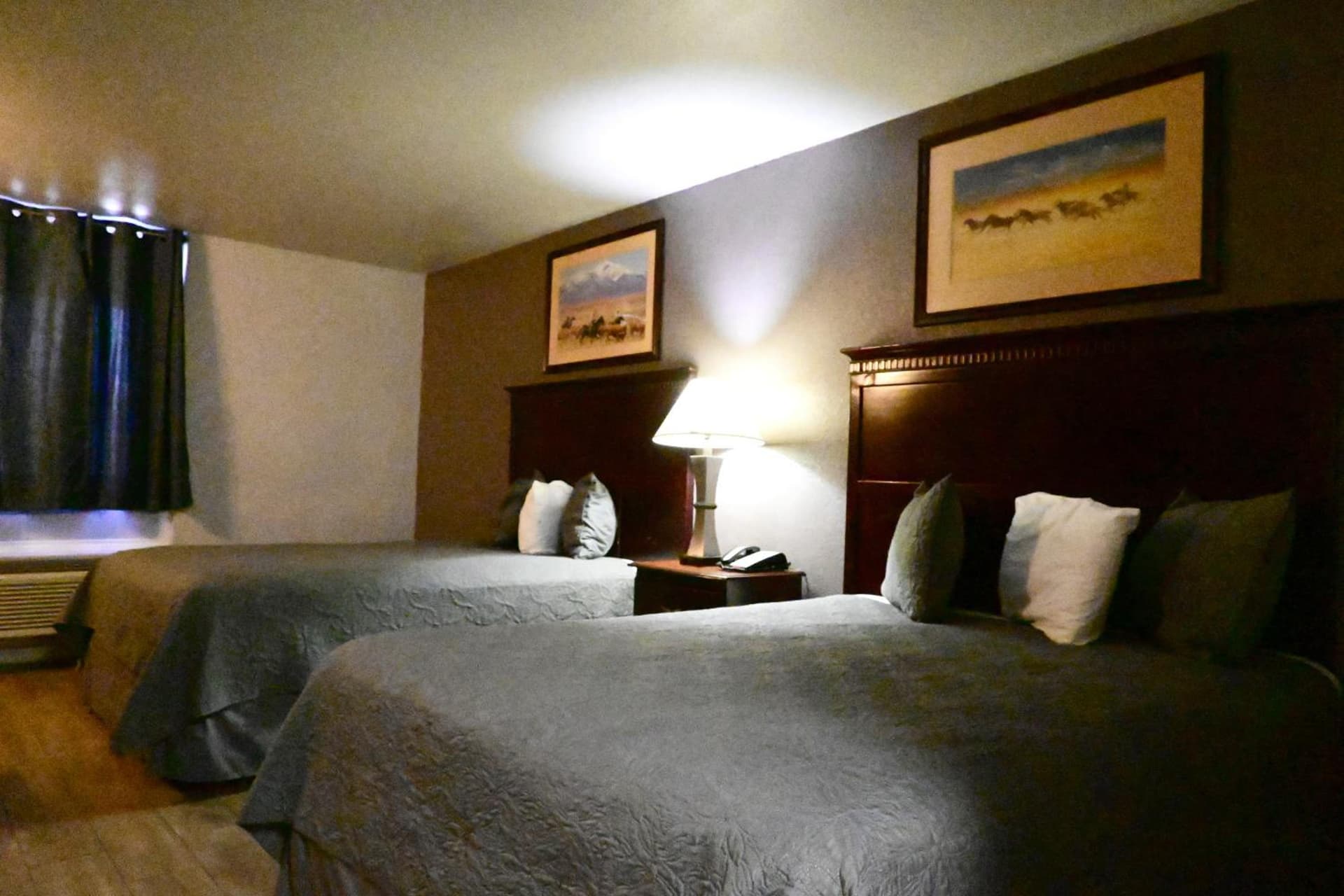 R Nite Star Hotel At Arlington Entertainment District gallery photo in Arlington, TX — image 26